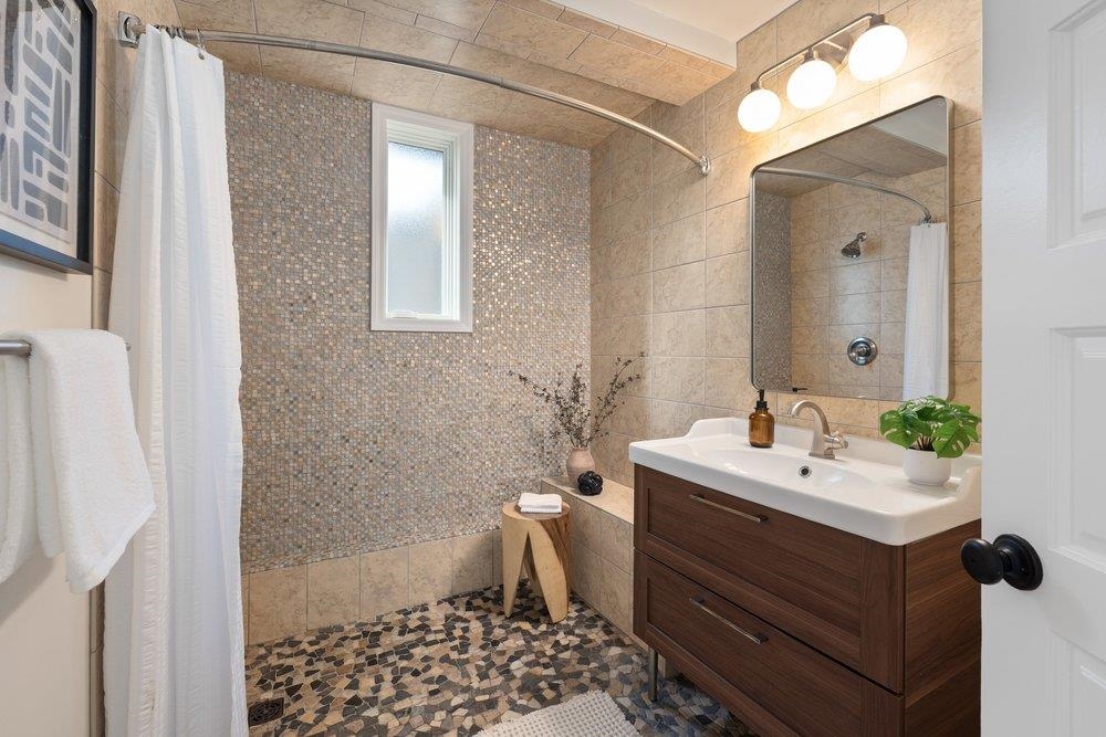 Detail Gallery Image 21 of 38 For 1008 Pacific Ave, Alameda,  CA 94501 - 5 Beds | 4 Baths