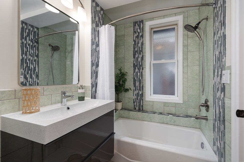 Detail Gallery Image 23 of 38 For 1008 Pacific Ave, Alameda,  CA 94501 - 5 Beds | 4 Baths