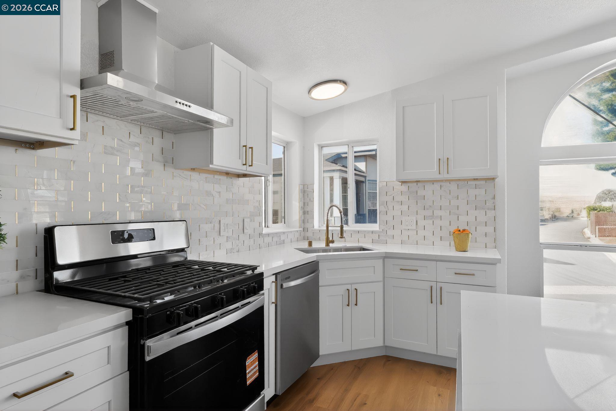 Detail Gallery Image 6 of 26 For 5770 Winfield Boulevard #24,  San Jose,  CA 95123 - 3 Beds | 2 Baths