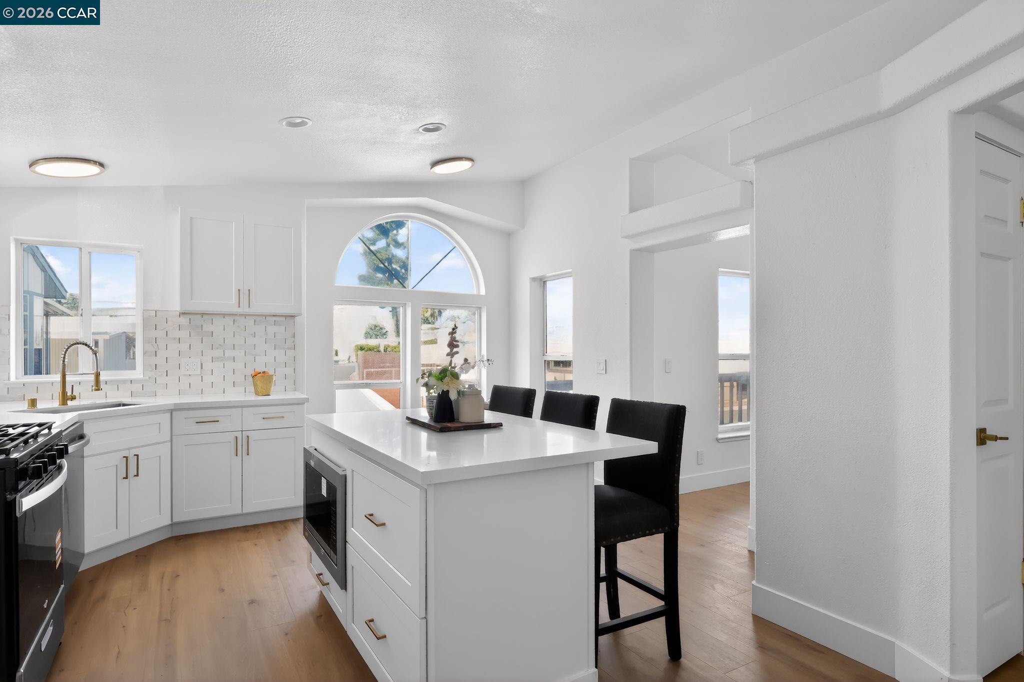 Detail Gallery Image 7 of 26 For 5770 Winfield Boulevard #24,  San Jose,  CA 95123 - 3 Beds | 2 Baths