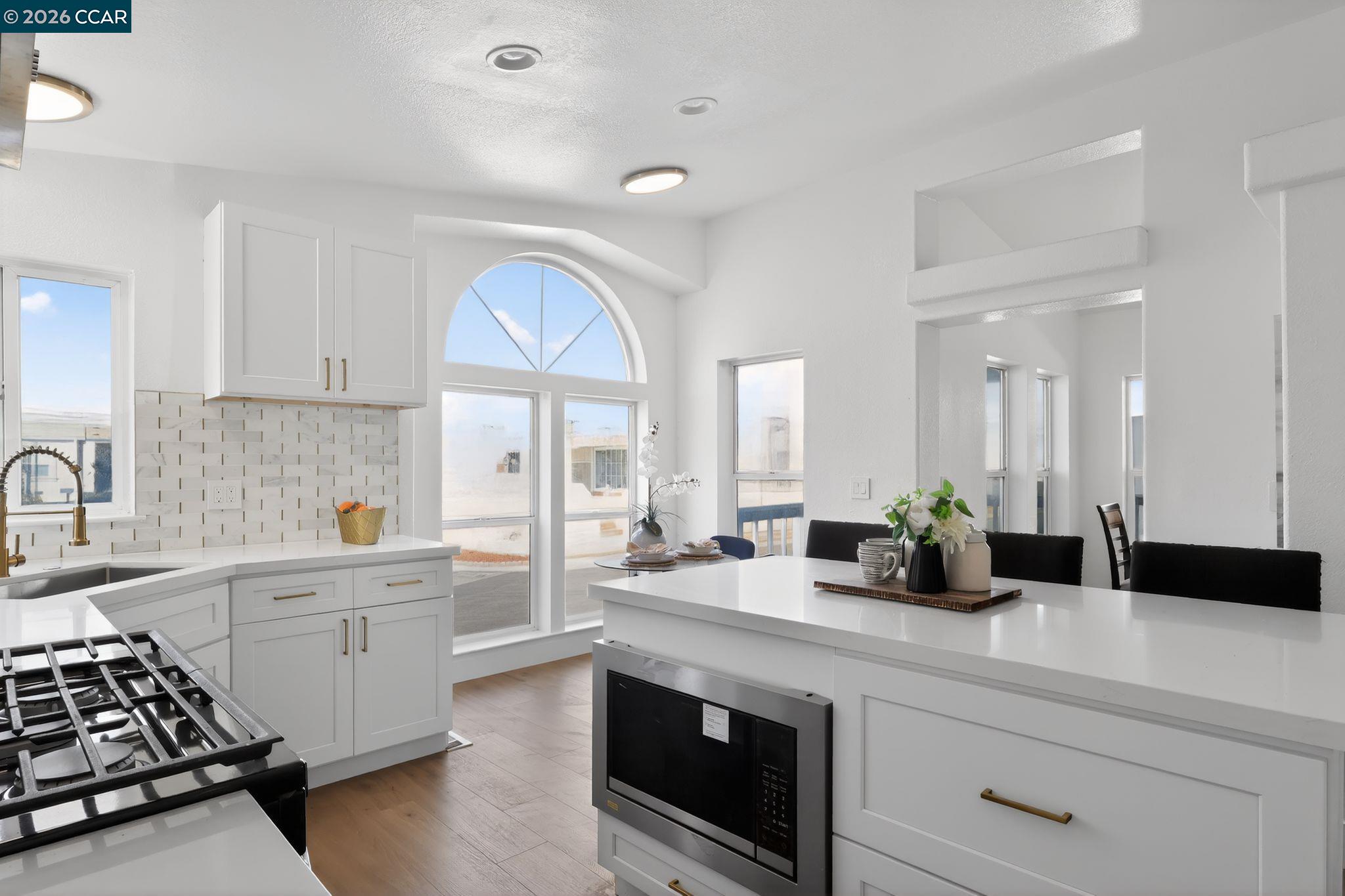 Detail Gallery Image 9 of 26 For 5770 Winfield Boulevard #24,  San Jose,  CA 95123 - 3 Beds | 2 Baths