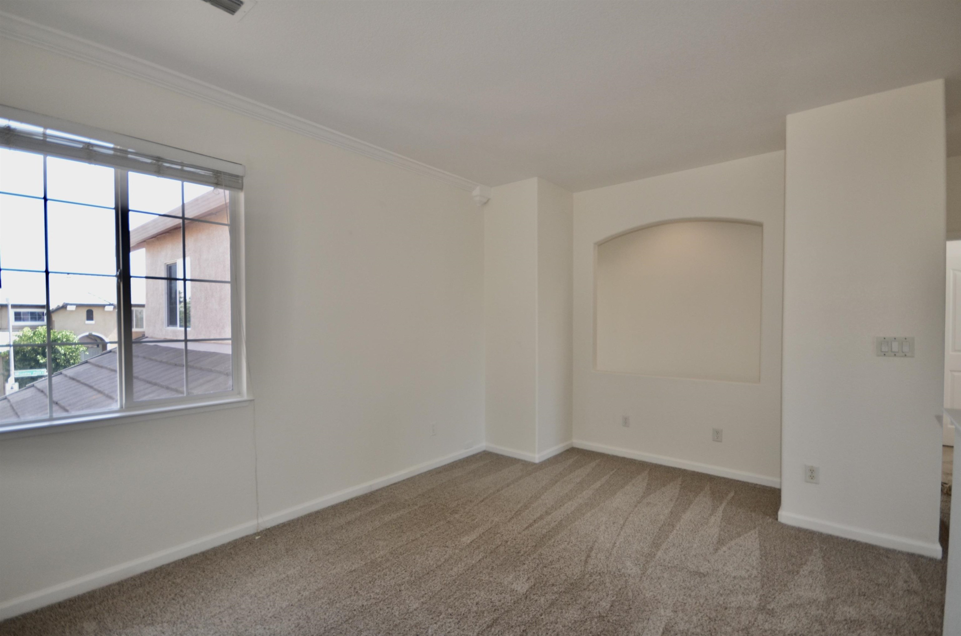 Detail Gallery Image 23 of 39 For 9416 Lyndley Plaza Way, Elk Grove,  CA 95624 - 5 Beds | 3 Baths