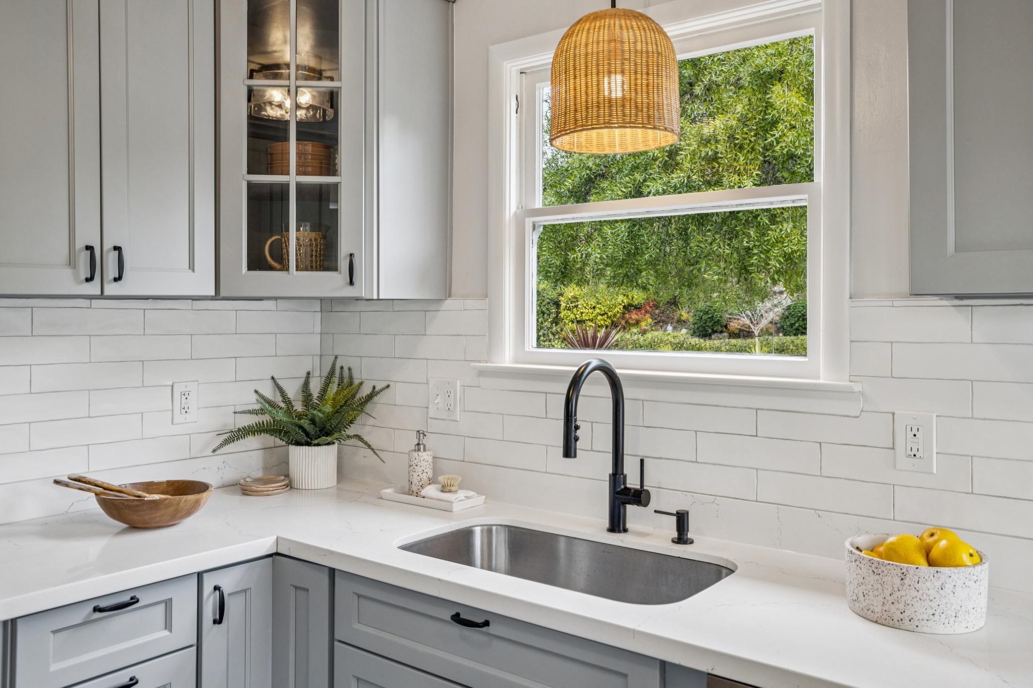 Detail Gallery Image 15 of 50 For 2609 Charleston St, Oakland,  CA 94602 - 2 Beds | 1 Baths