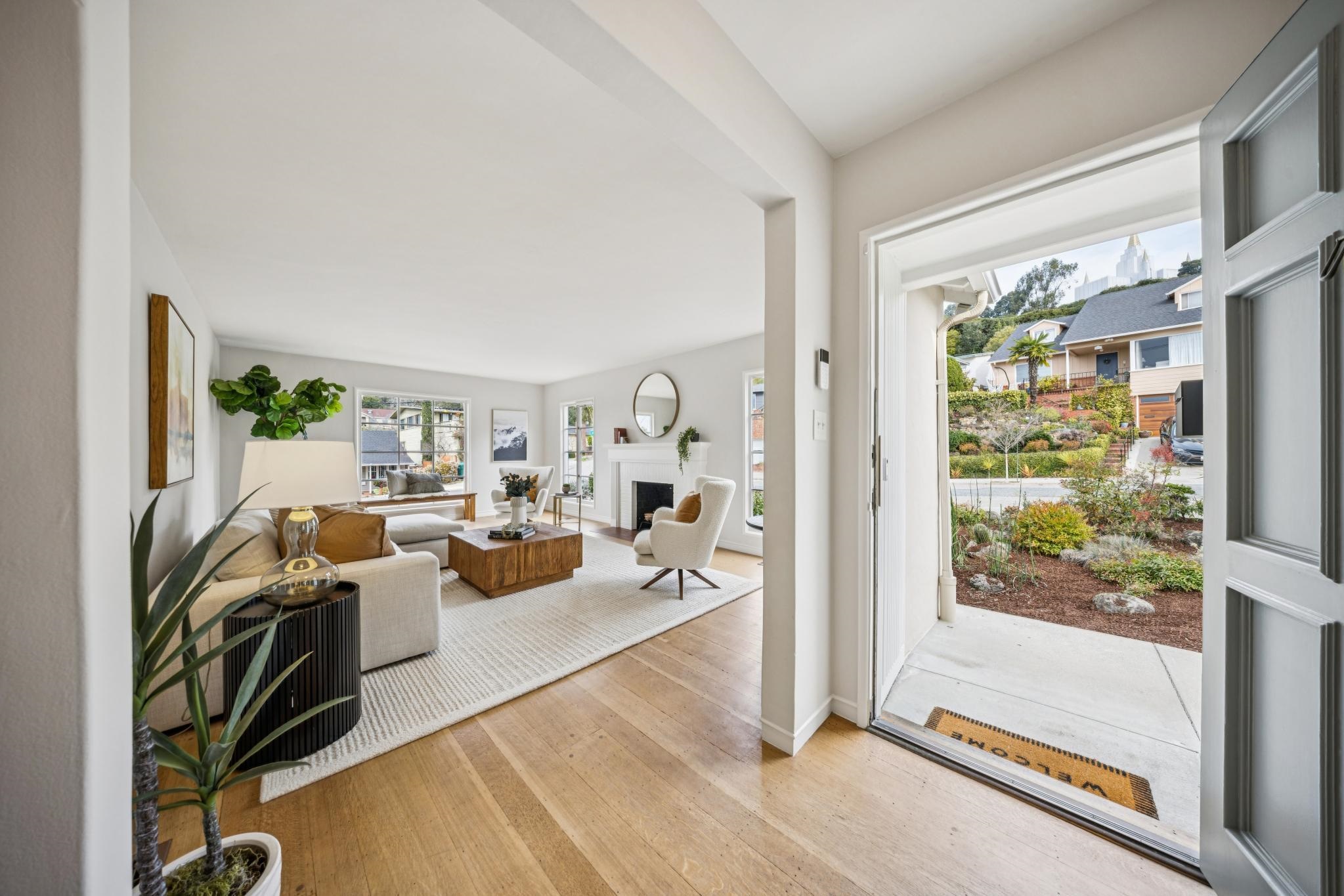 Detail Gallery Image 3 of 50 For 2609 Charleston St, Oakland,  CA 94602 - 2 Beds | 1 Baths