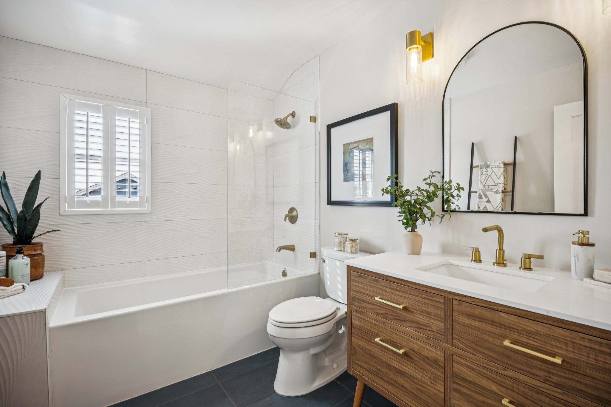 Detail Gallery Image 27 of 50 For 2609 Charleston St, Oakland,  CA 94602 - 2 Beds | 1 Baths