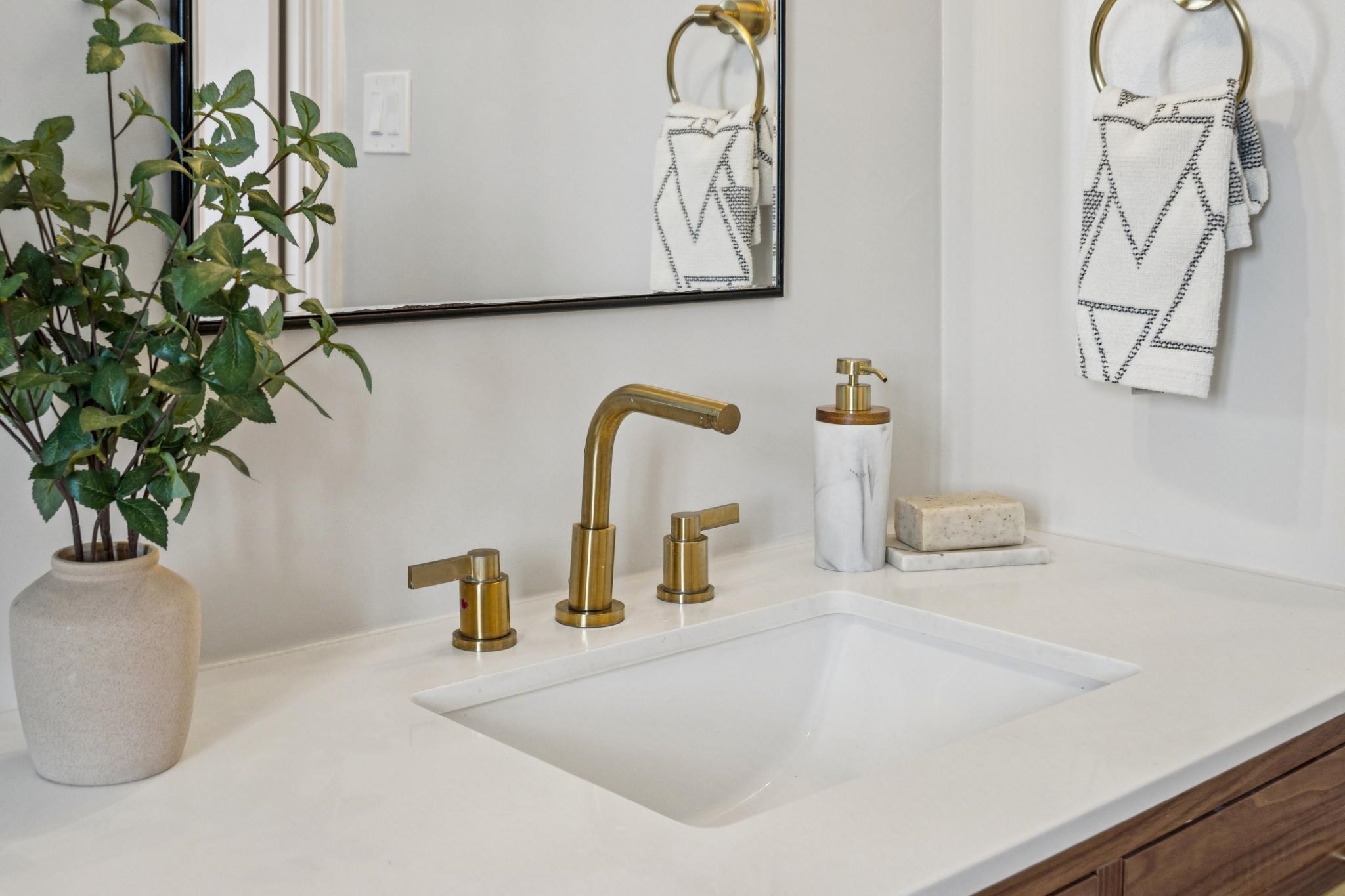 Detail Gallery Image 29 of 50 For 2609 Charleston St, Oakland,  CA 94602 - 2 Beds | 1 Baths