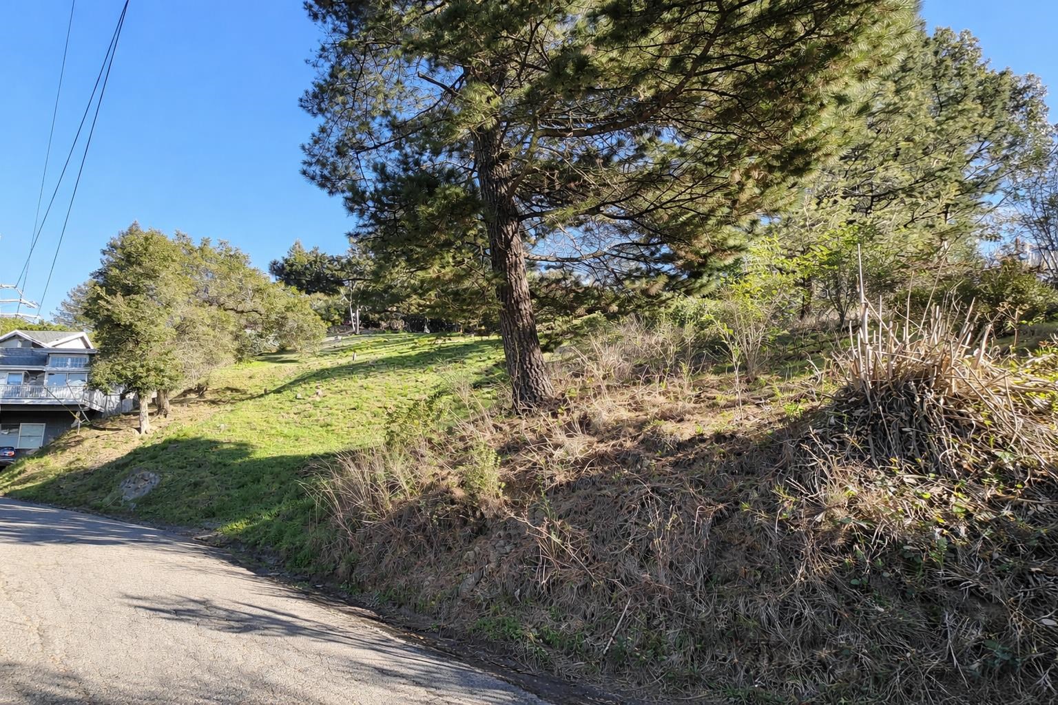 Detail Gallery Image 3 of 5 For 6842 Armour Dr, Oakland,  CA 94611 - – Beds | – Baths