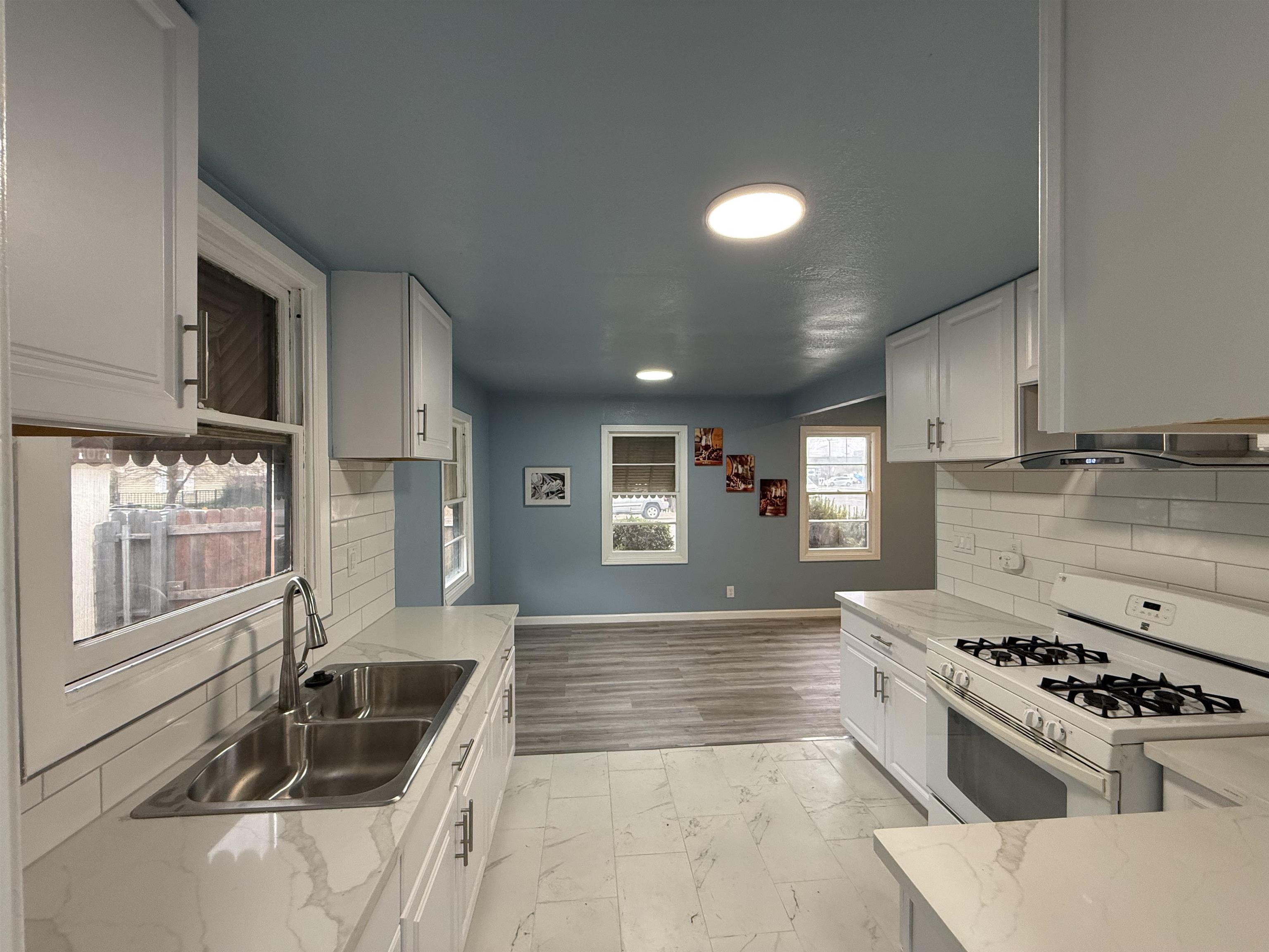 Front Image Thumbnail for BE41121837