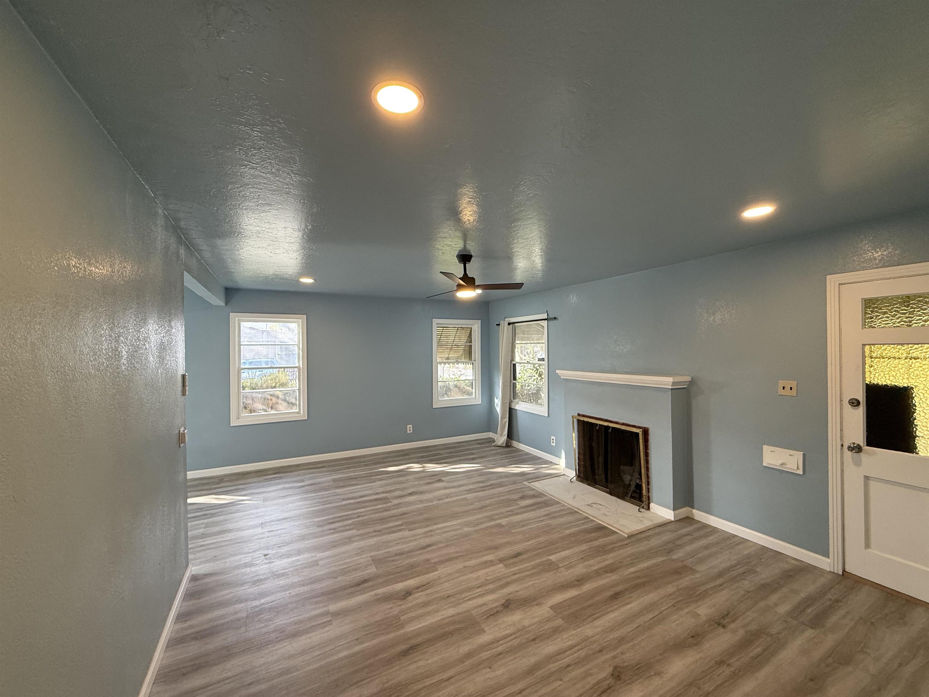 Detail Gallery Image 18 of 39 For 5500 Fruitridge Rd, Sacramento,  CA 95820 - 2 Beds | 1 Baths