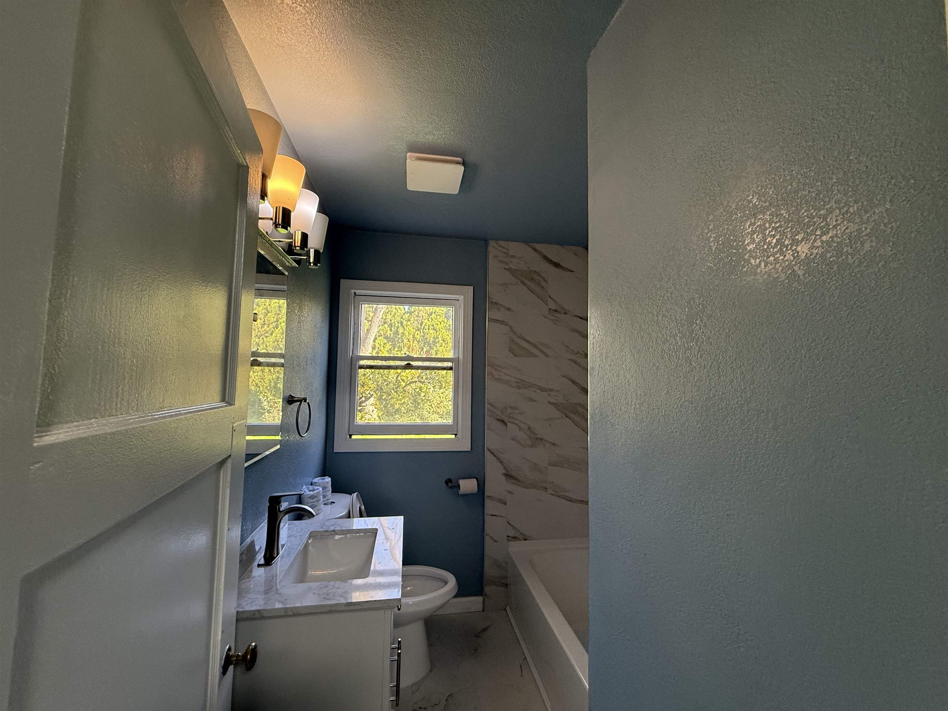 Detail Gallery Image 27 of 39 For 5500 Fruitridge Rd, Sacramento,  CA 95820 - 2 Beds | 1 Baths