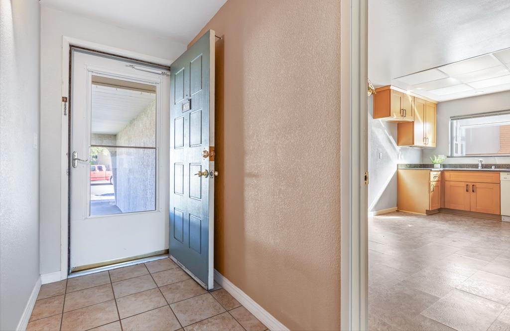 Detail Gallery Image 8 of 39 For 34331 Atteridge Ct, Fremont,  CA 94555 - 4 Beds | 2 Baths