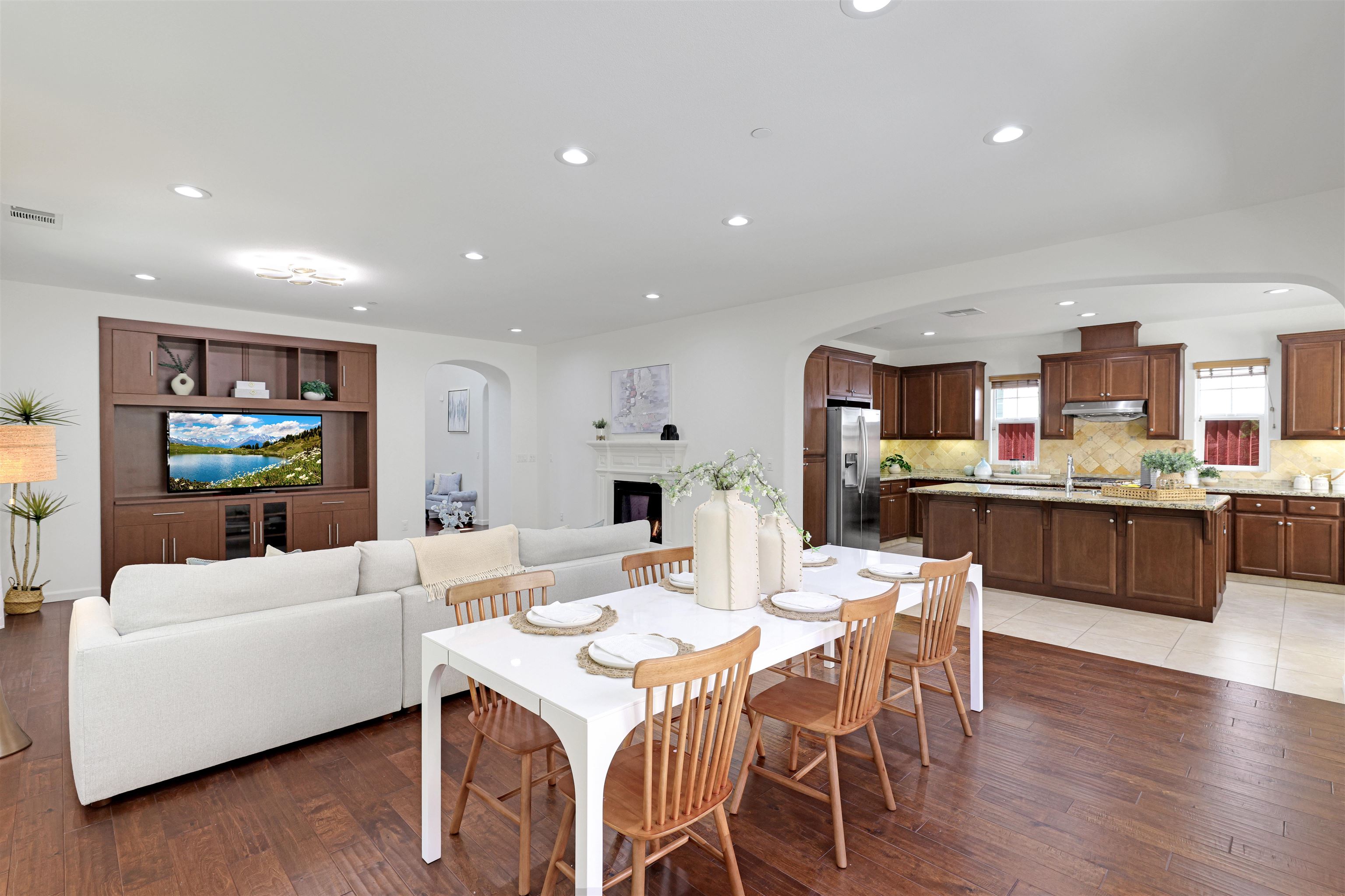 Detail Gallery Image 15 of 57 For 193 Lucy Ln, San Ramon,  CA 94582 - 4 Beds | 4 Baths