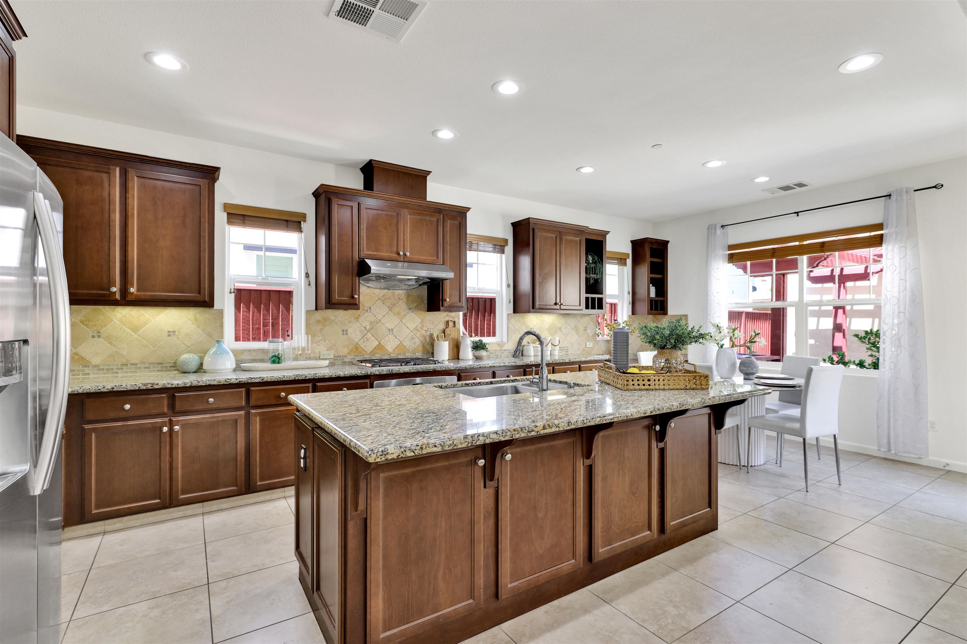 Detail Gallery Image 18 of 57 For 193 Lucy Ln, San Ramon,  CA 94582 - 4 Beds | 4 Baths