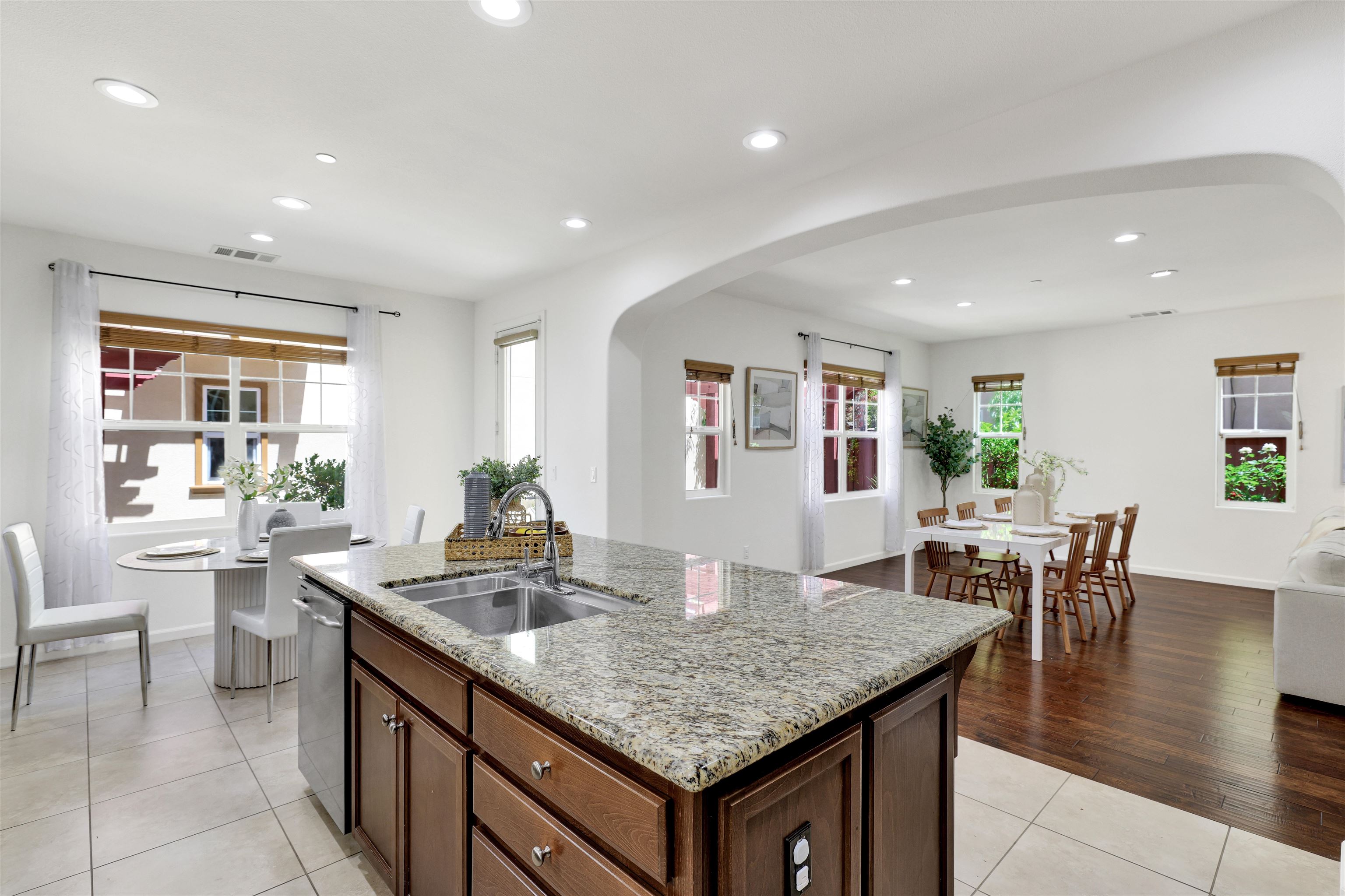 Detail Gallery Image 19 of 57 For 193 Lucy Ln, San Ramon,  CA 94582 - 4 Beds | 4 Baths