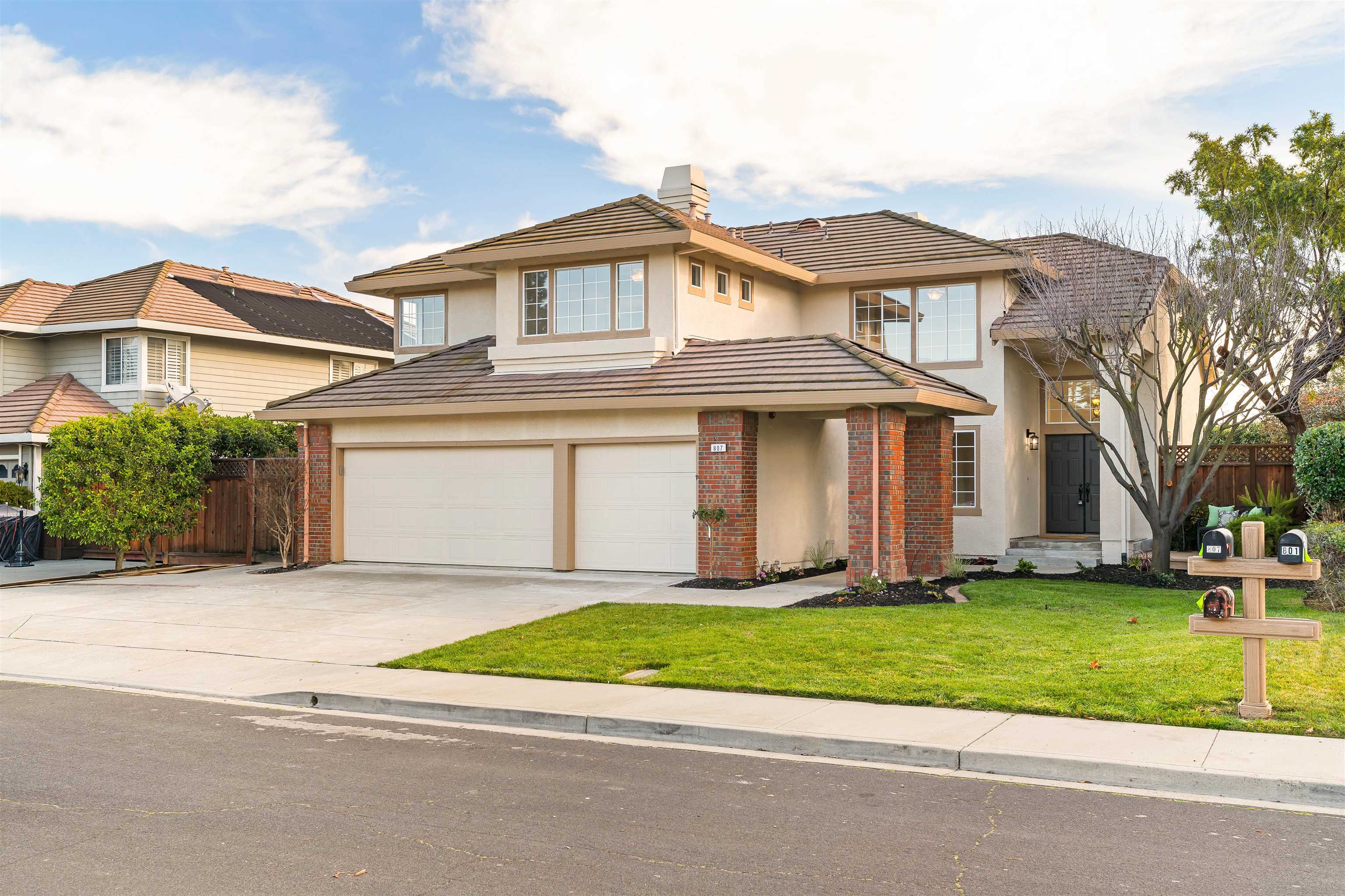 Detail Gallery Image 3 of 60 For 807 Placenza St, Livermore,  CA 94551 - 5 Beds | 3 Baths