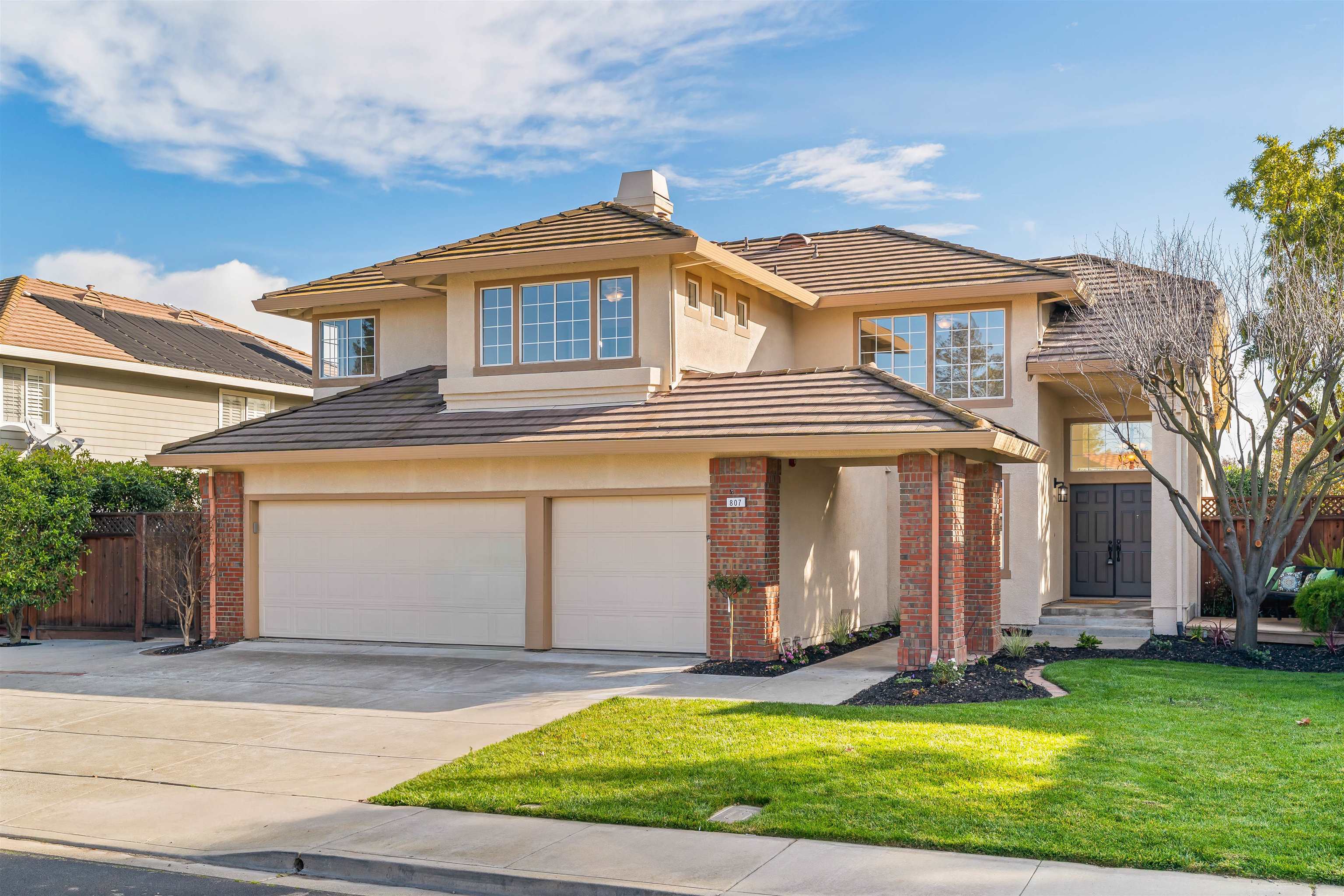 Detail Gallery Image 5 of 60 For 807 Placenza St, Livermore,  CA 94551 - 5 Beds | 3 Baths