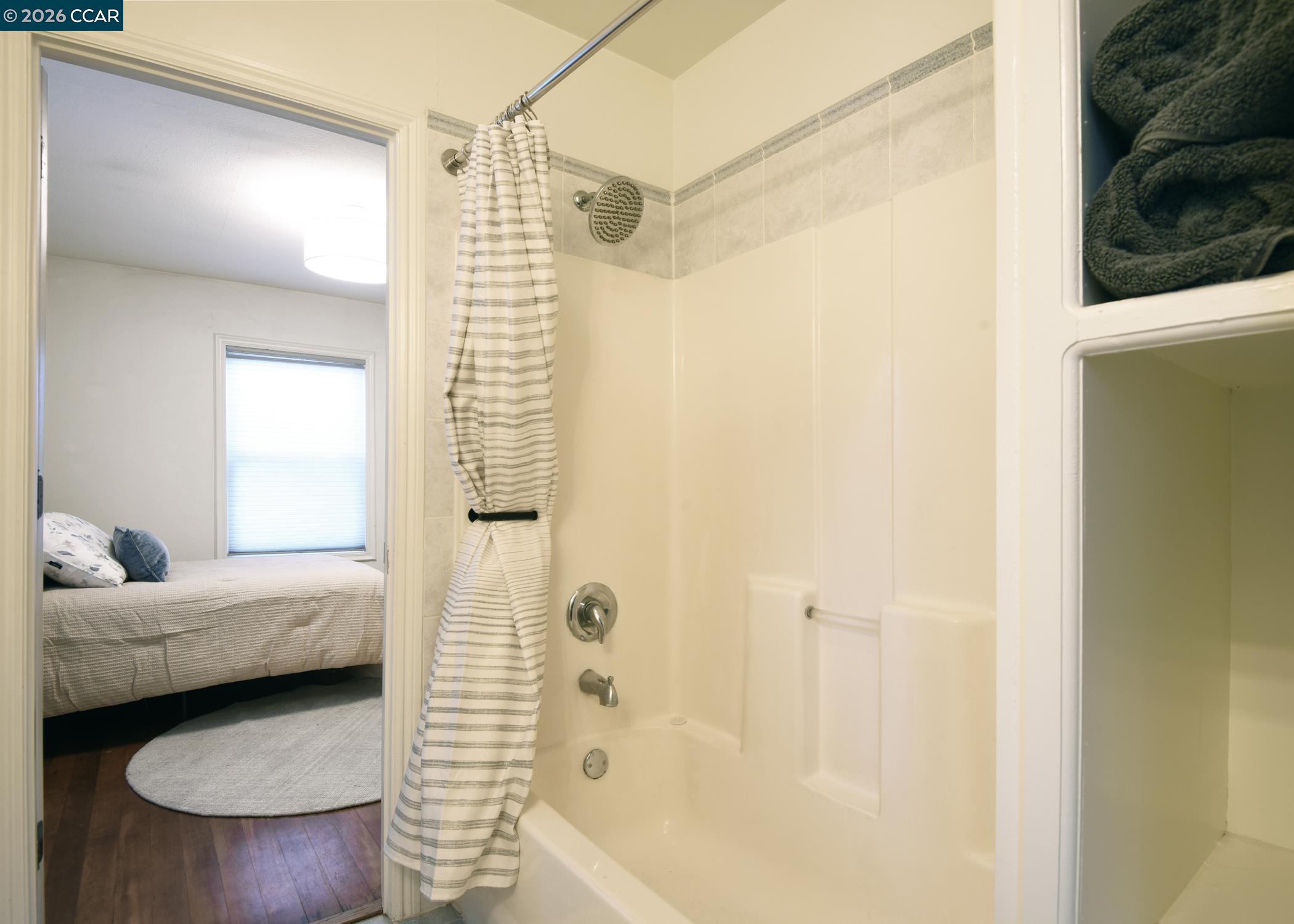 Detail Gallery Image 17 of 25 For 228 Arreba St., Martinez,  CA 94553 - 2 Beds | 1 Baths