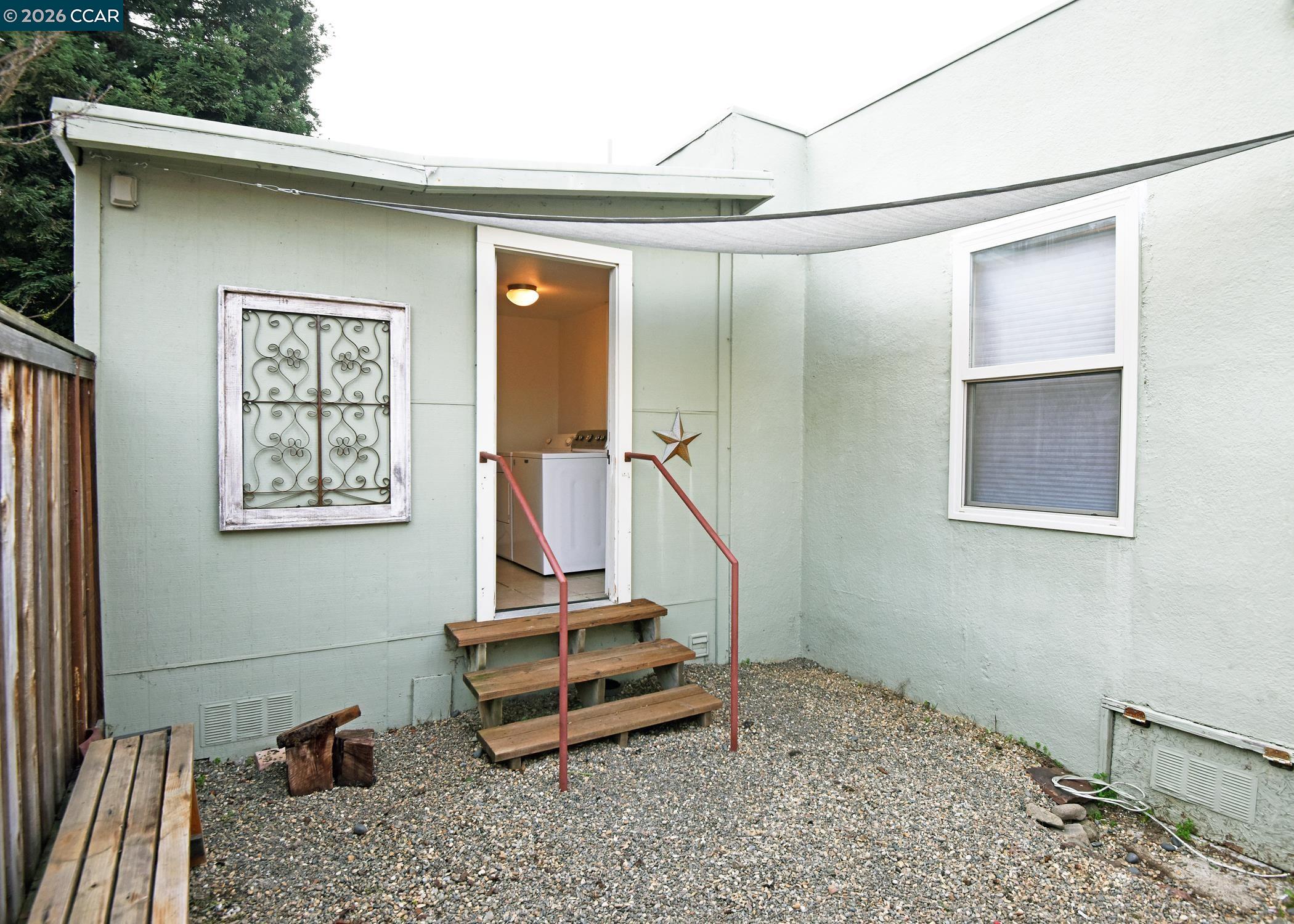 Detail Gallery Image 23 of 25 For 228 Arreba St., Martinez,  CA 94553 - 2 Beds | 1 Baths