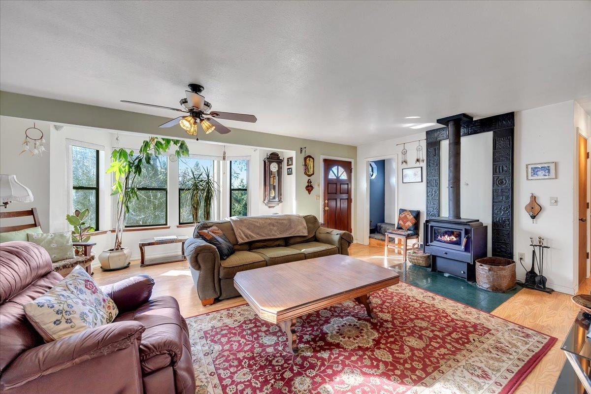 Detail Gallery Image 18 of 49 For 20550 Ponderosa Way, Tuolumne,  CA 95379 - 5 Beds | 3 Baths