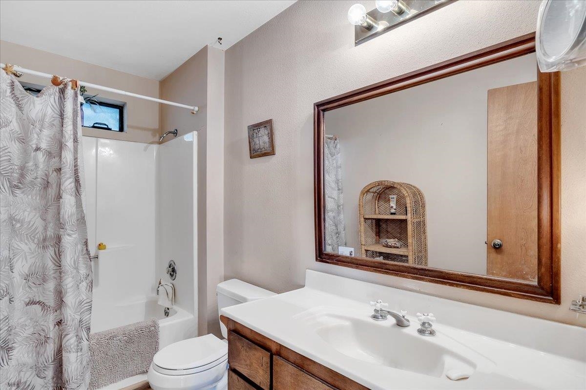 Detail Gallery Image 27 of 49 For 20550 Ponderosa Way, Tuolumne,  CA 95379 - 5 Beds | 3 Baths