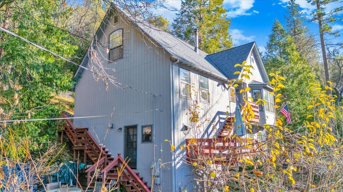 Detail Gallery Image 5 of 49 For 20550 Ponderosa Way, Tuolumne,  CA 95379 - 5 Beds | 3 Baths