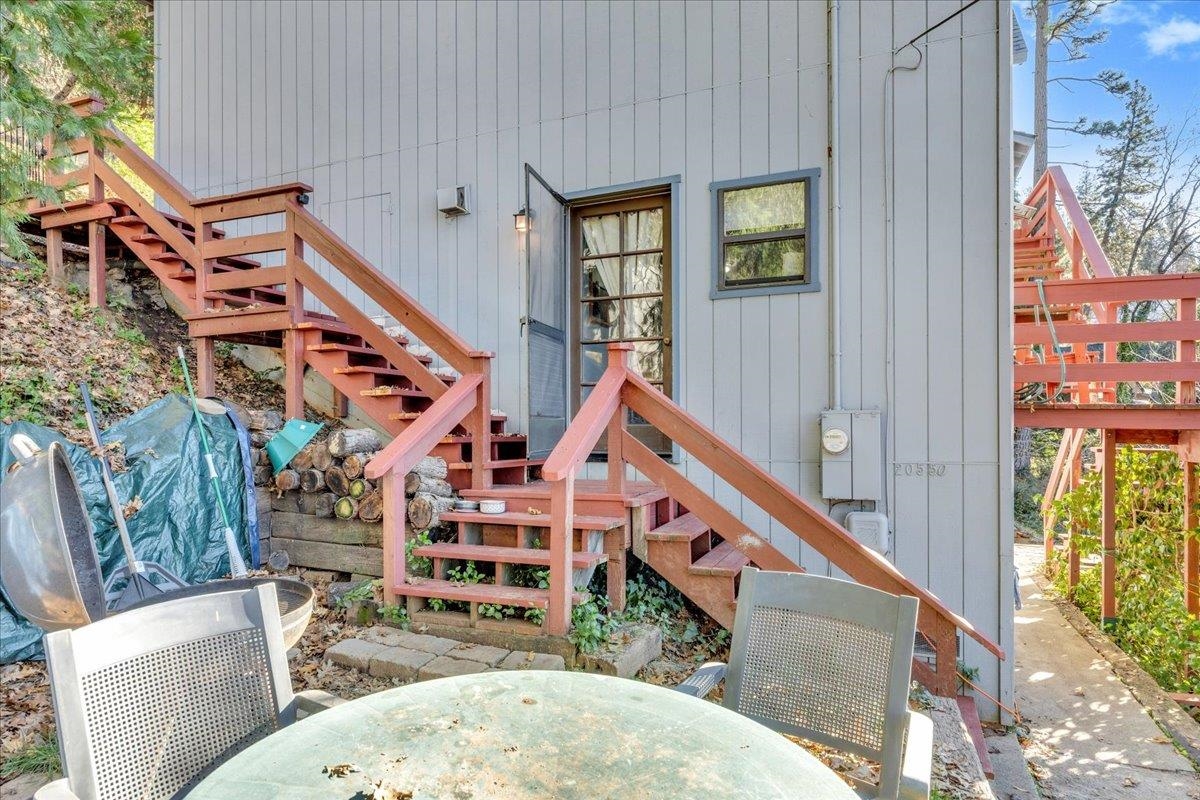 Detail Gallery Image 7 of 49 For 20550 Ponderosa Way, Tuolumne,  CA 95379 - 5 Beds | 3 Baths