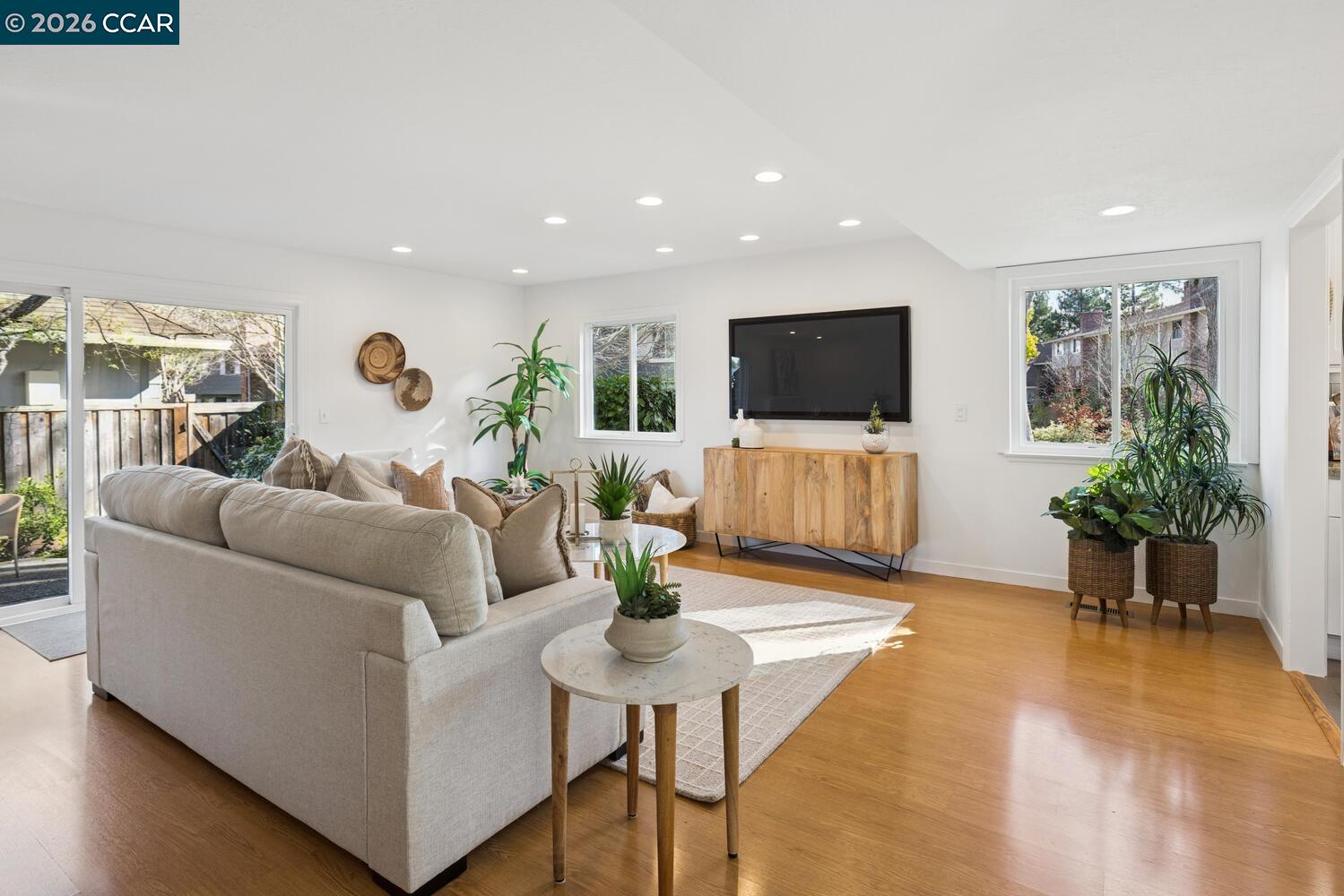 Photo #4: 41121850 Listing: Photo #4