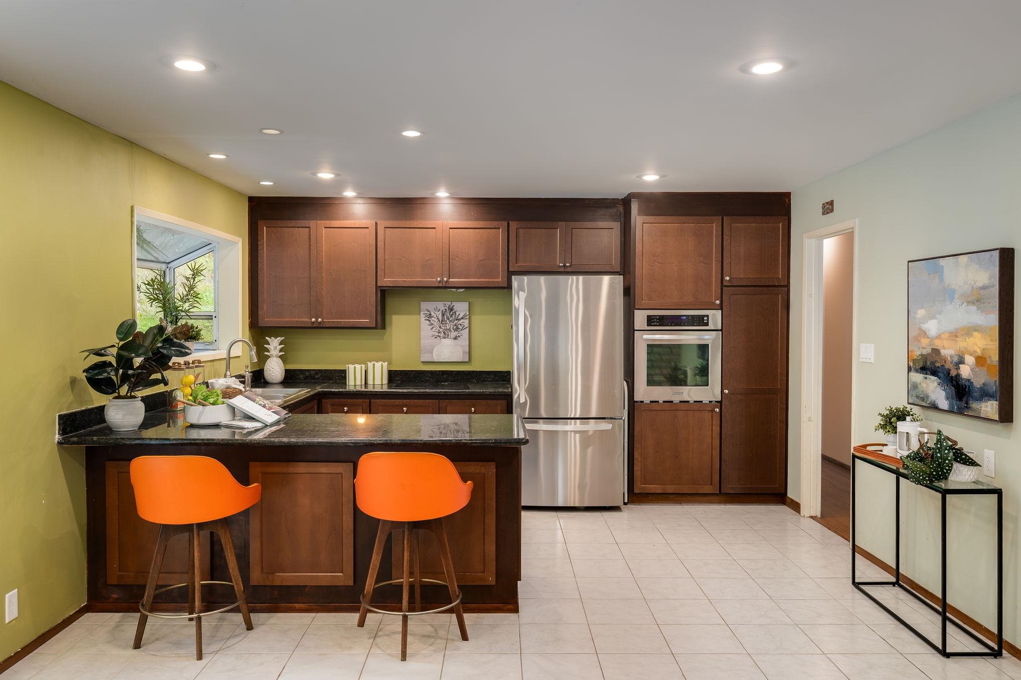 Detail Gallery Image 13 of 29 For 20 Marvin Court, Oakland,  CA 94605 - 4 Beds | 2/1 Baths