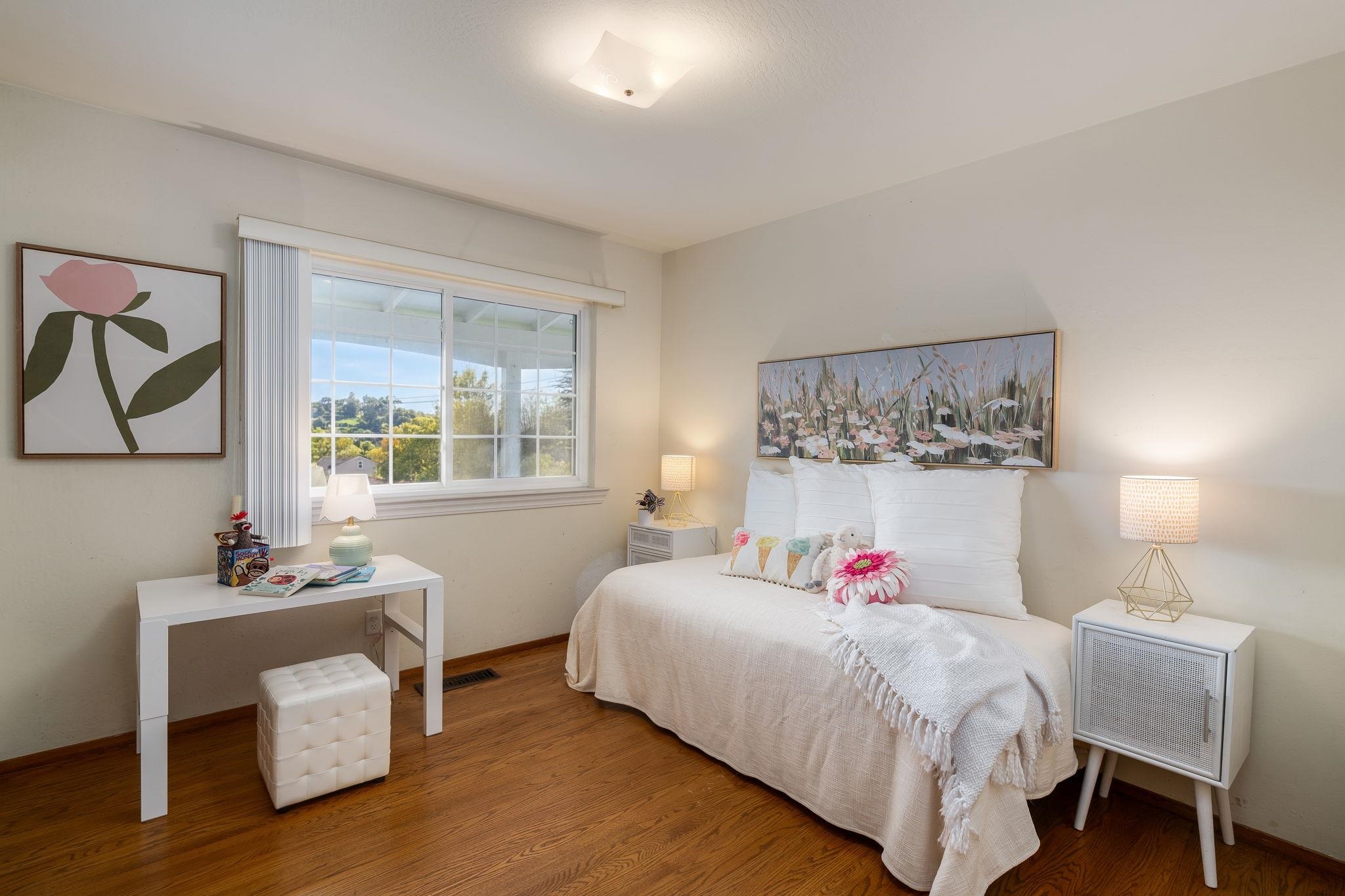Detail Gallery Image 14 of 29 For 20 Marvin Court, Oakland,  CA 94605 - 4 Beds | 2/1 Baths