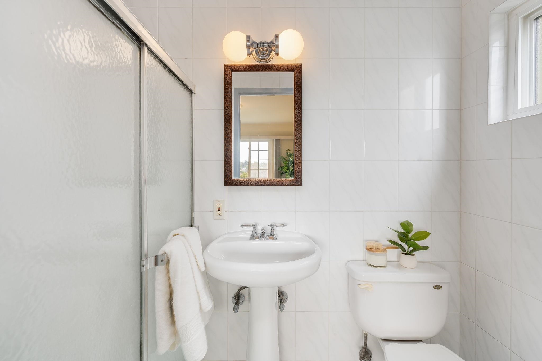 Detail Gallery Image 20 of 29 For 20 Marvin Court, Oakland,  CA 94605 - 4 Beds | 2/1 Baths