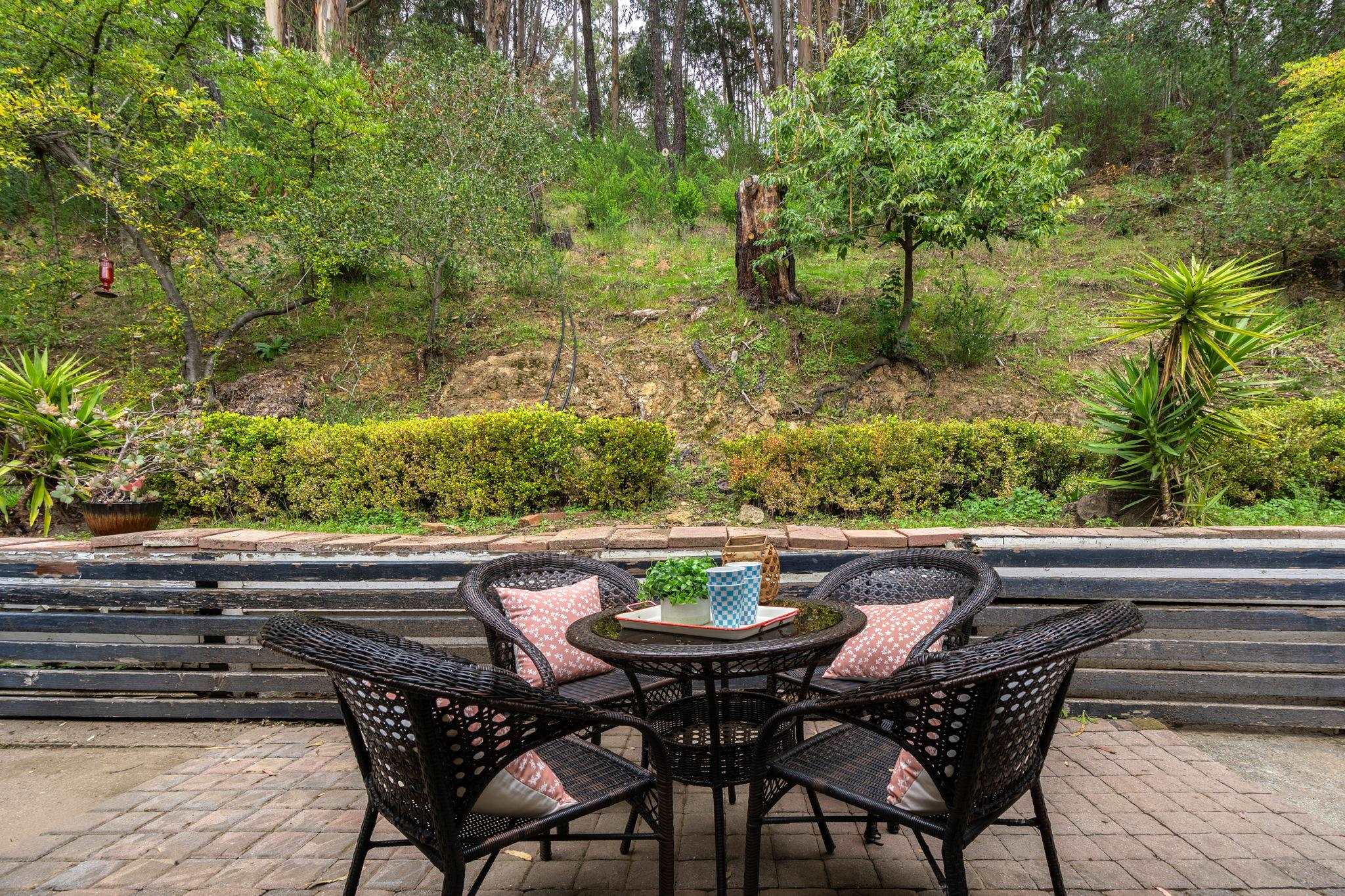 Detail Gallery Image 26 of 29 For 20 Marvin Court, Oakland,  CA 94605 - 4 Beds | 2/1 Baths