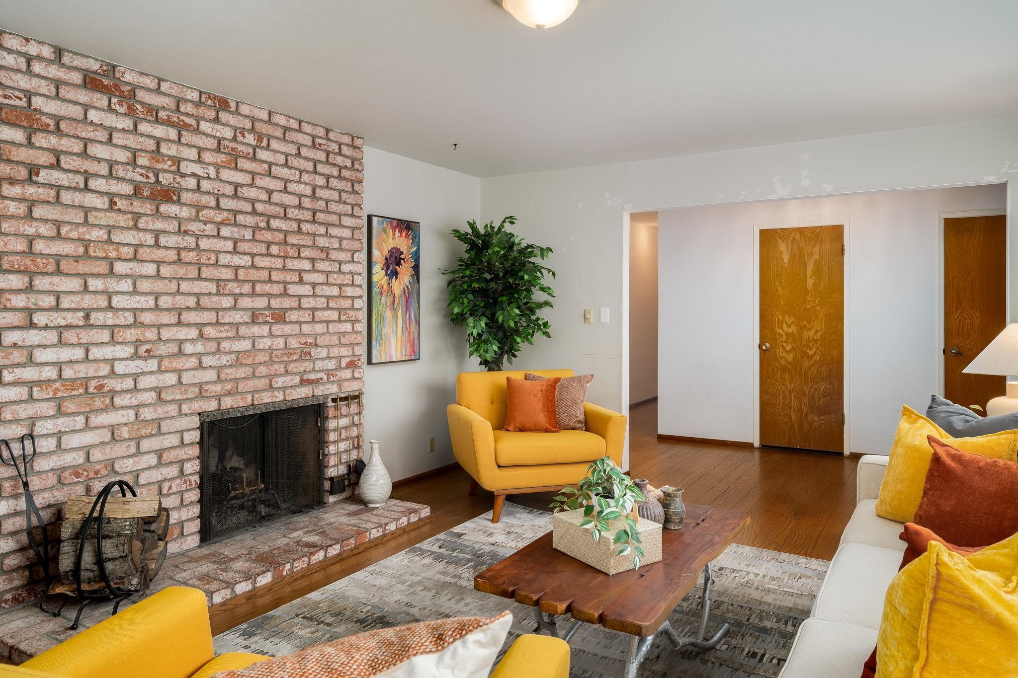 Detail Gallery Image 6 of 29 For 20 Marvin Court, Oakland,  CA 94605 - 4 Beds | 2/1 Baths