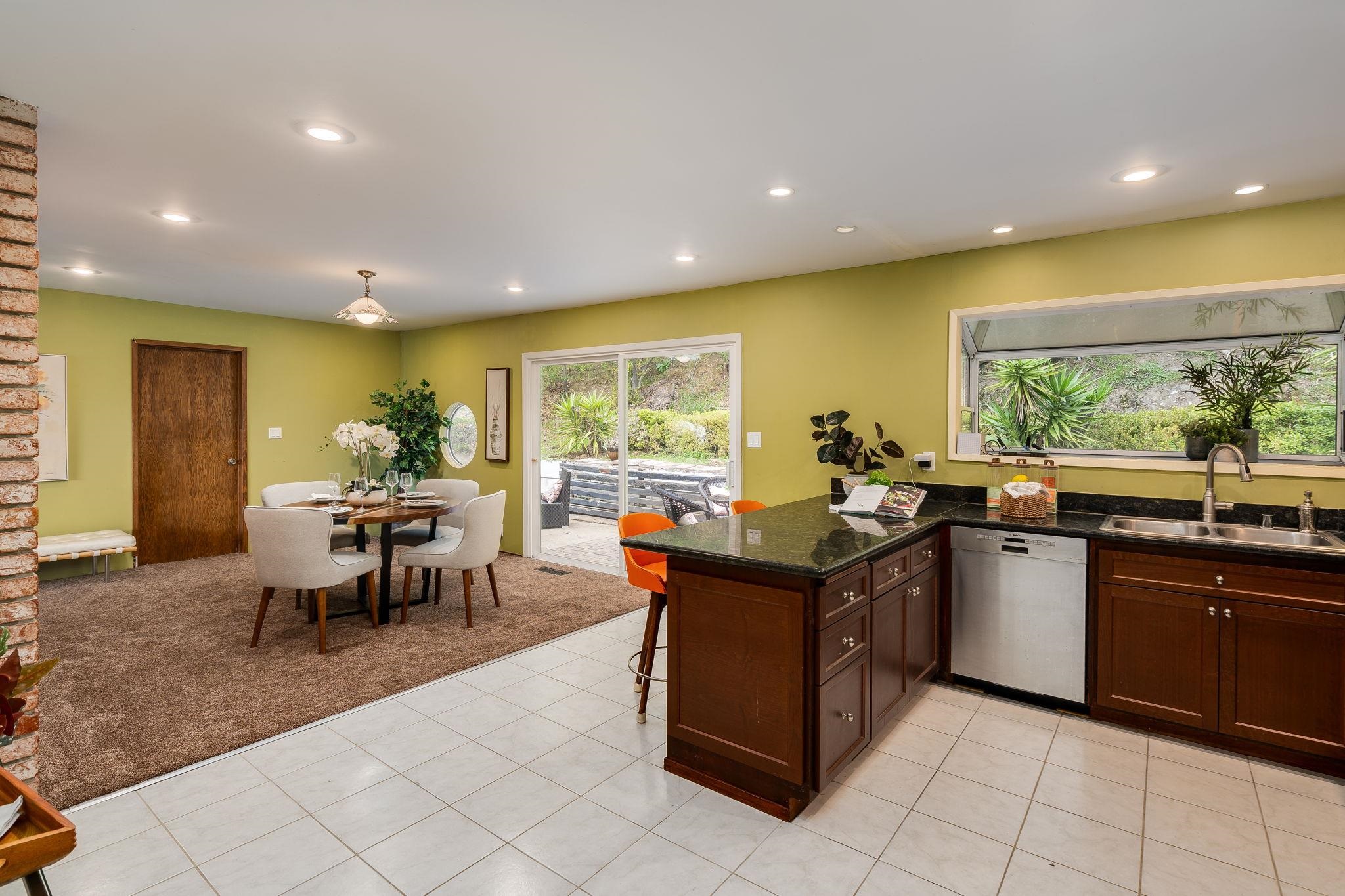 Detail Gallery Image 10 of 29 For 20 Marvin Court, Oakland,  CA 94605 - 4 Beds | 2/1 Baths