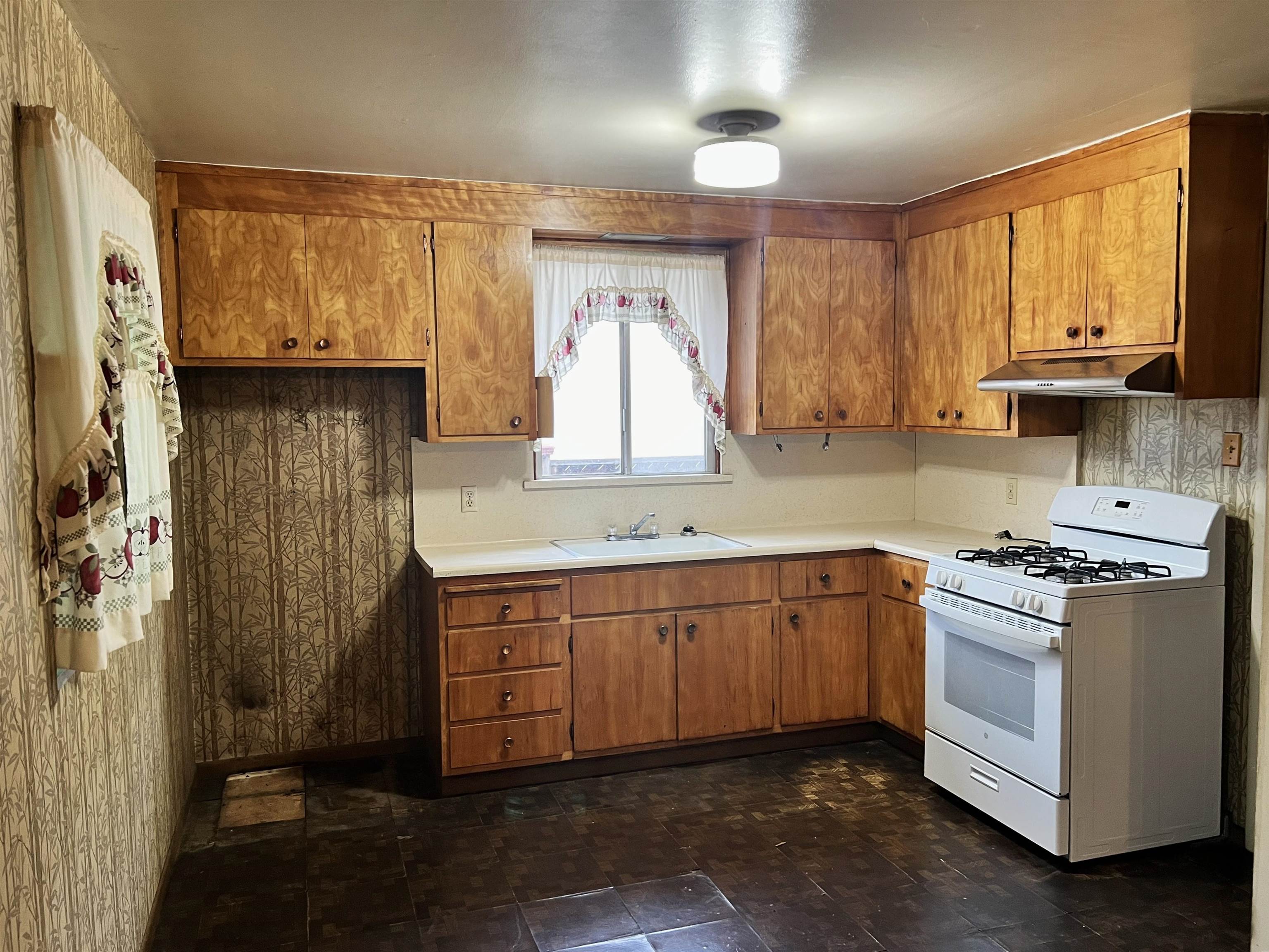 Detail Gallery Image 5 of 14 For 745 Hacienda Ave, San Lorenzo,  CA 94580 - 3 Beds | 1 Baths