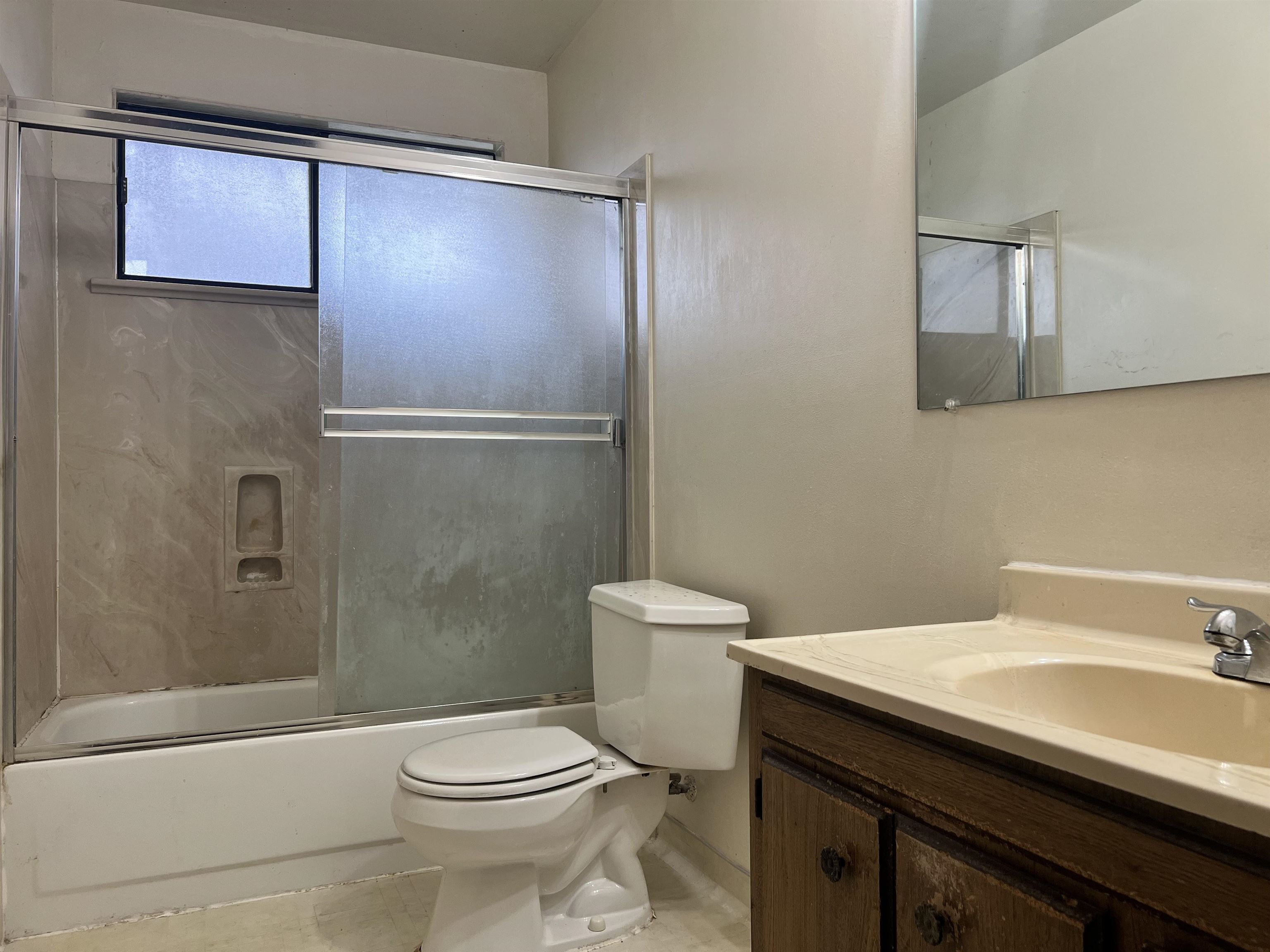 Detail Gallery Image 6 of 14 For 745 Hacienda Ave, San Lorenzo,  CA 94580 - 3 Beds | 1 Baths