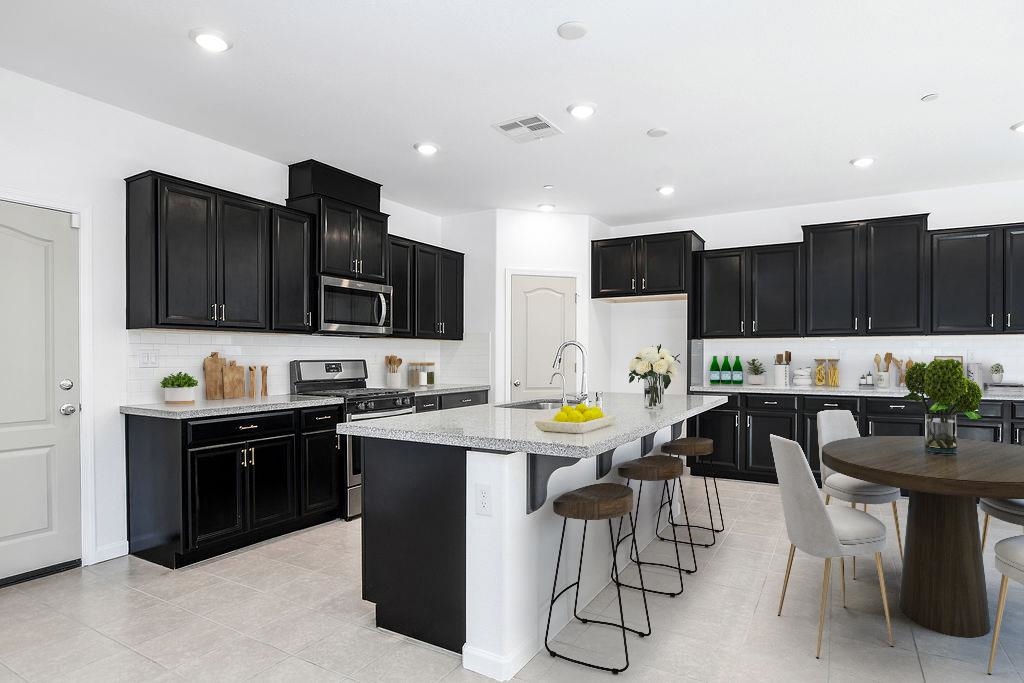 Detail Gallery Image 10 of 44 For 5425 Alvar Loop, Antioch,  CA 94531 - 4 Beds | 3 Baths