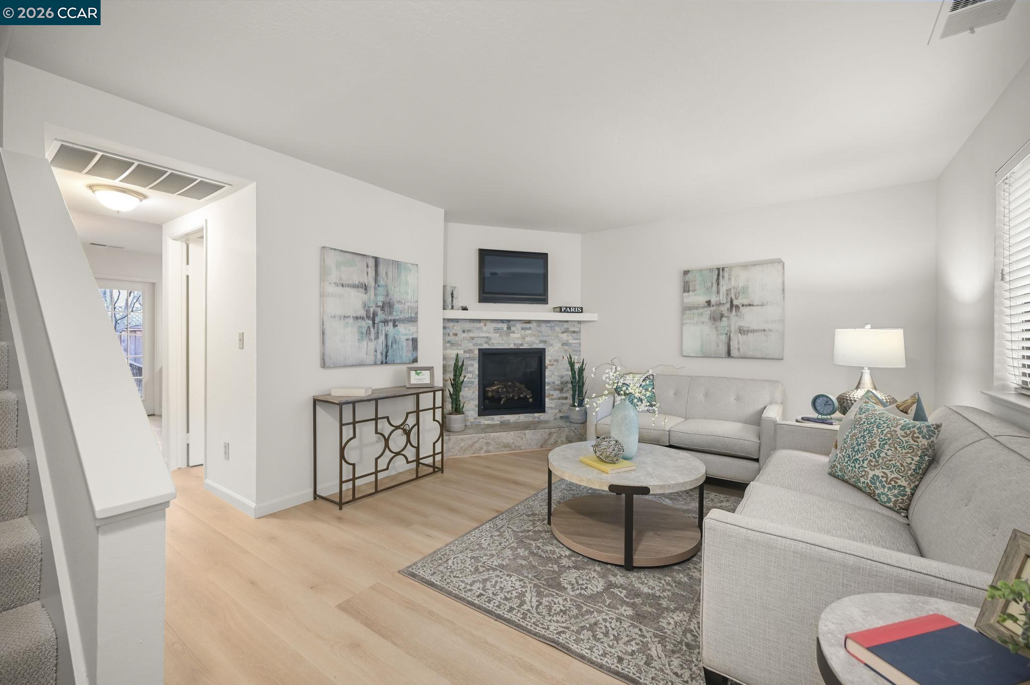 Photo #4: 41121858 Listing: Photo #4