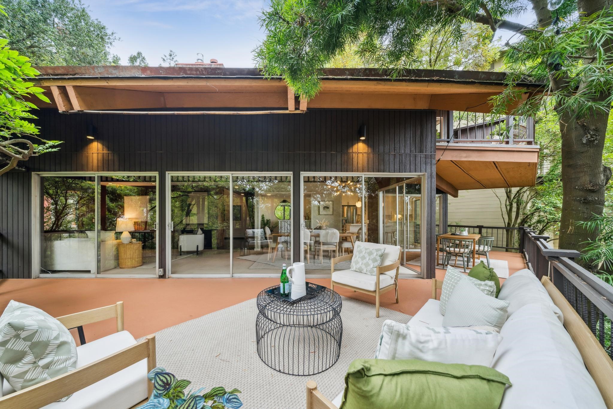 Detail Gallery Image 14 of 60 For 2835 Morley Dr, Oakland,  CA 94611 - 5 Beds | 3 Baths