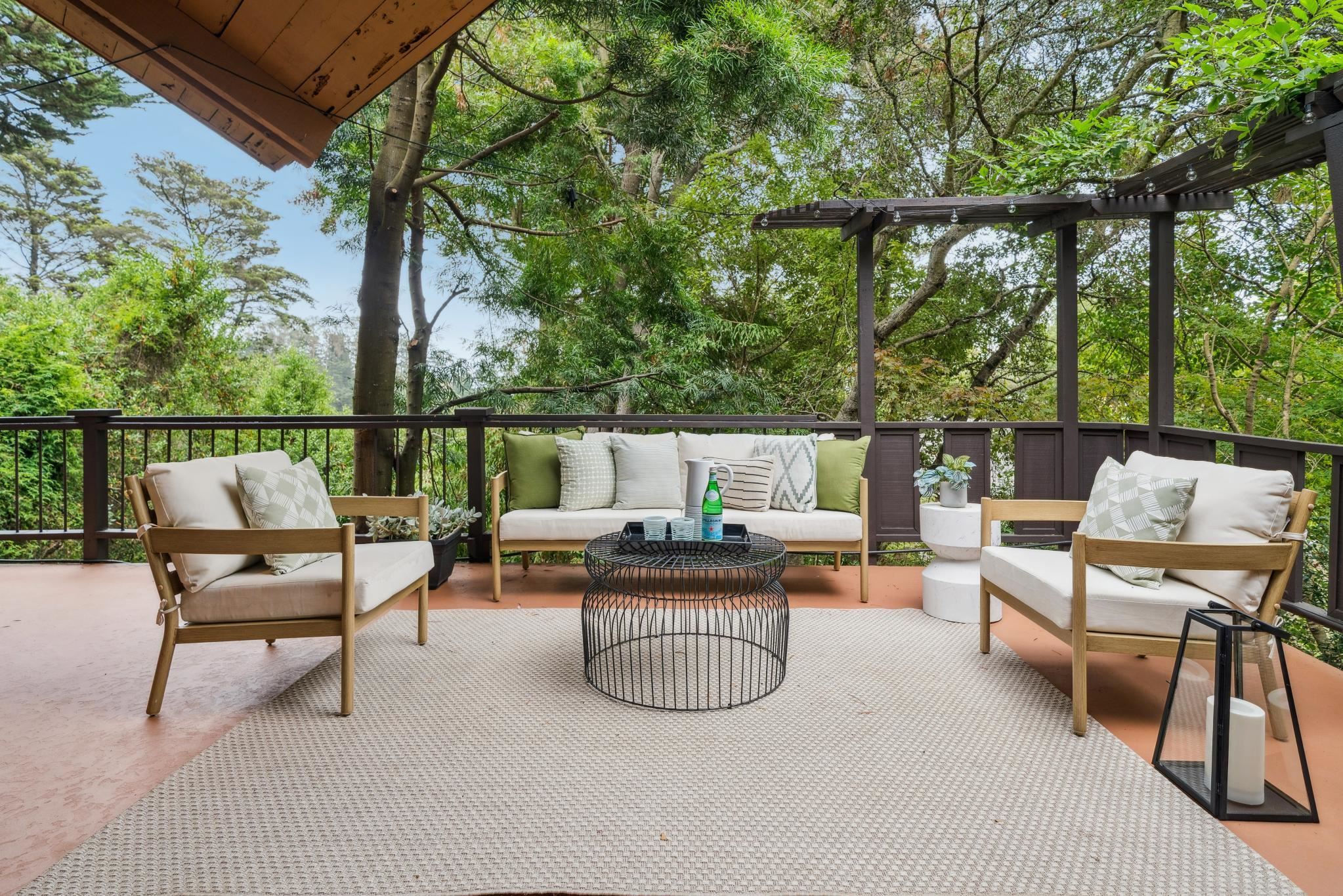 Detail Gallery Image 15 of 60 For 2835 Morley Dr, Oakland,  CA 94611 - 5 Beds | 3 Baths