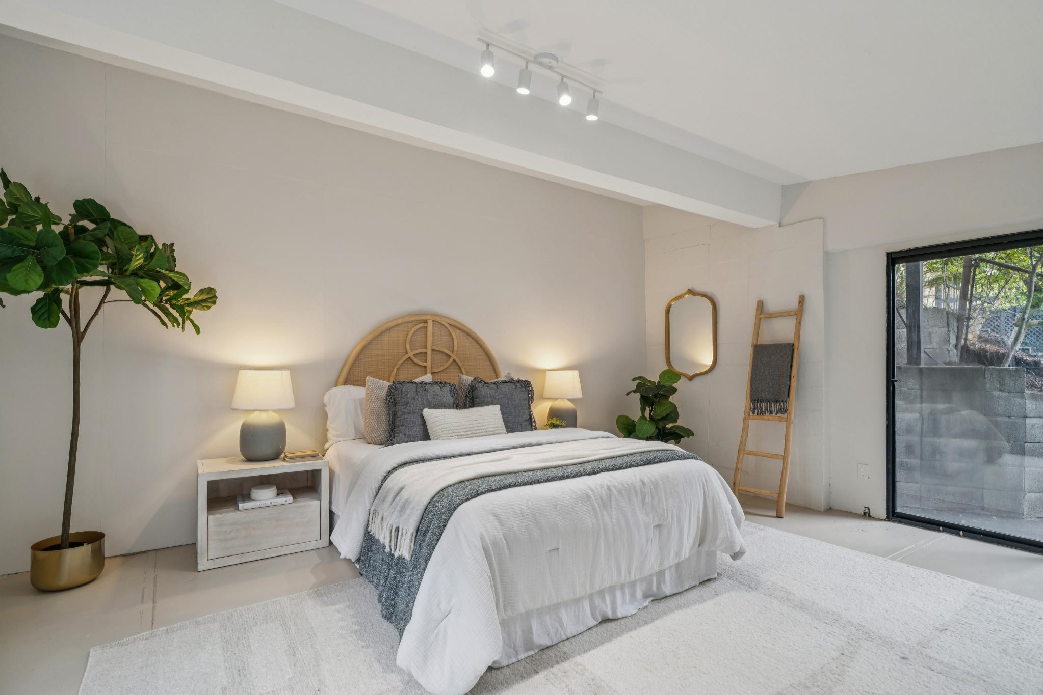 Detail Gallery Image 41 of 60 For 2835 Morley Dr, Oakland,  CA 94611 - 5 Beds | 3 Baths