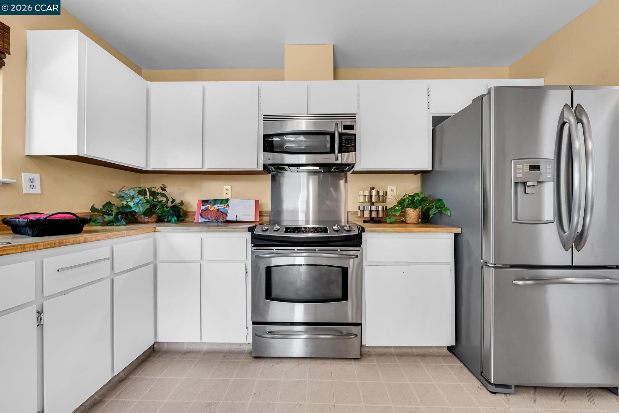 Detail Gallery Image 19 of 55 For 121 Fir Ct, Hercules,  CA 94547 - 3 Beds | 2 Baths