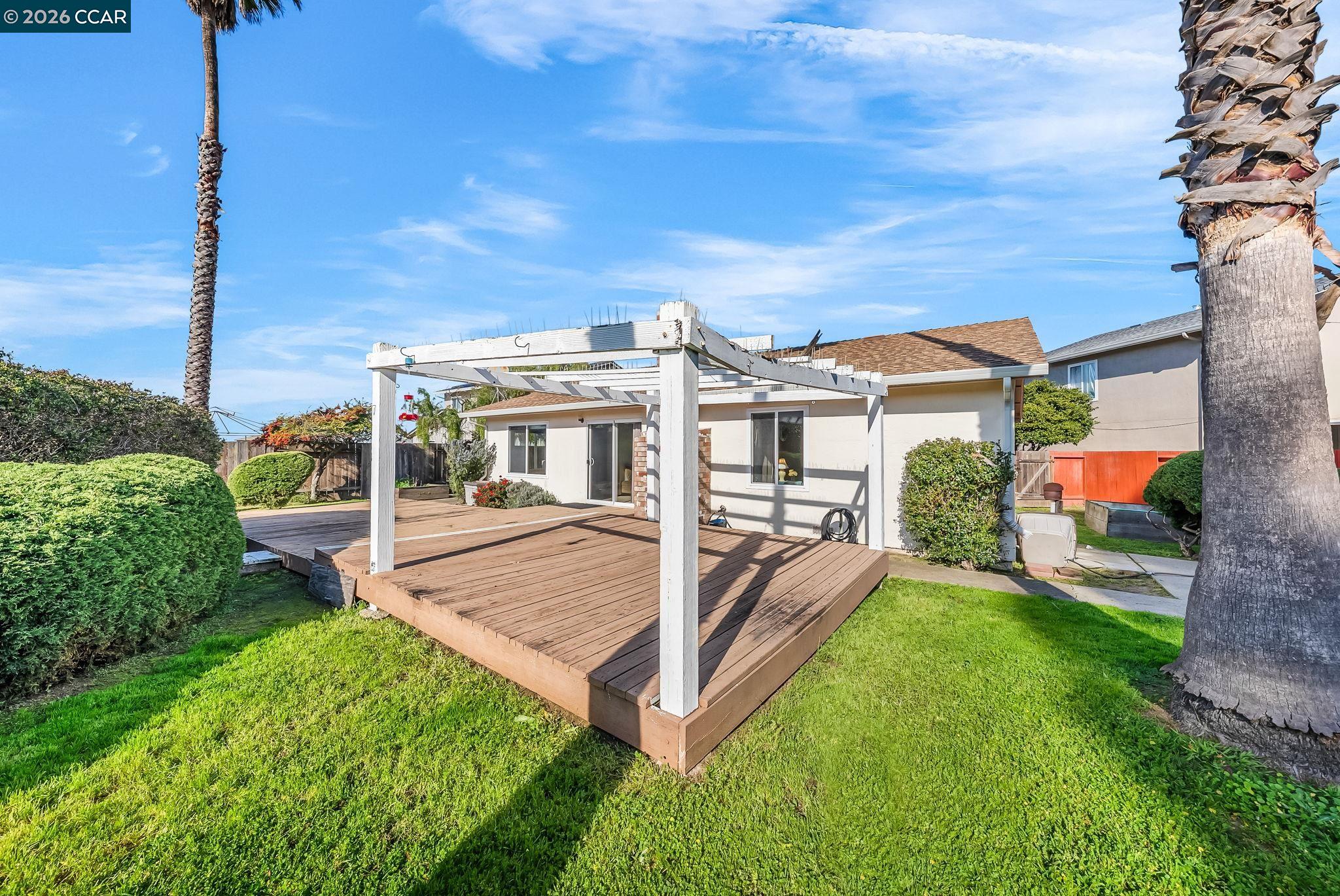 Detail Gallery Image 41 of 55 For 121 Fir Ct, Hercules,  CA 94547 - 3 Beds | 2 Baths