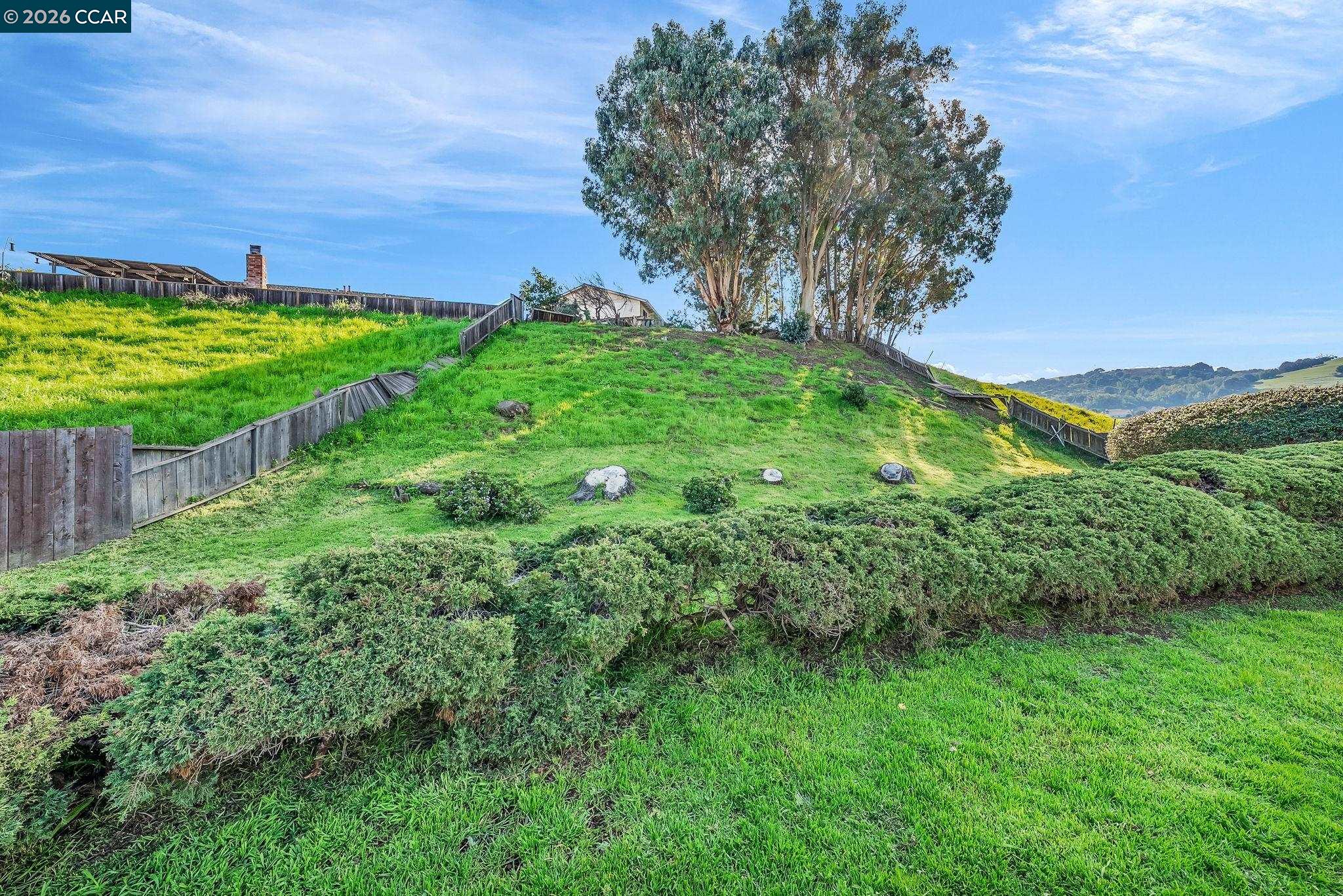 Detail Gallery Image 43 of 55 For 121 Fir Ct, Hercules,  CA 94547 - 3 Beds | 2 Baths