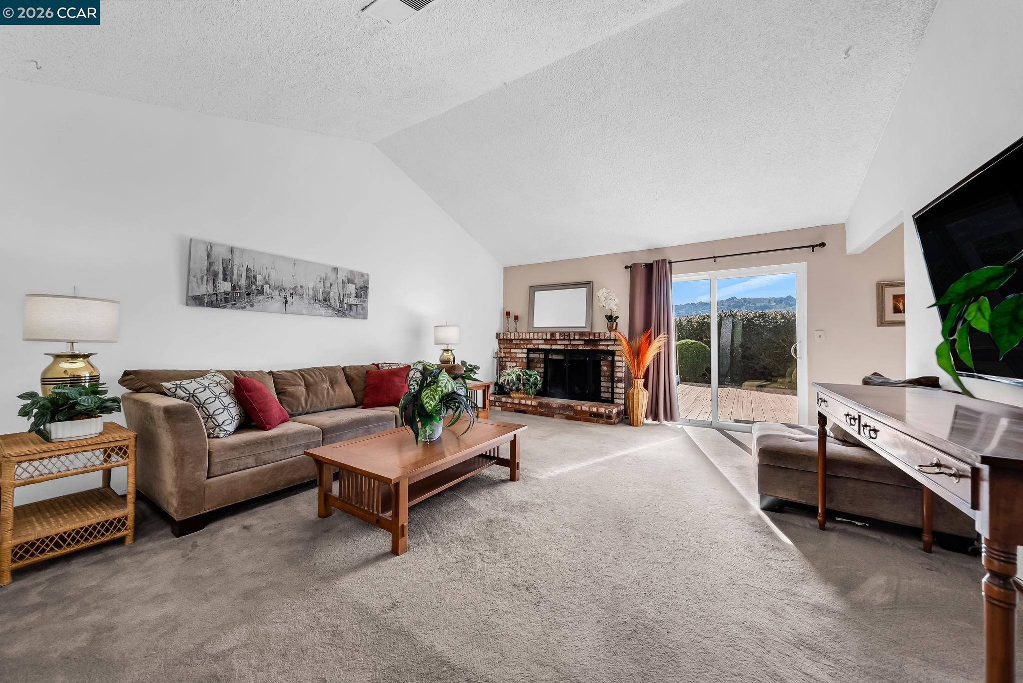 Detail Gallery Image 7 of 55 For 121 Fir Ct, Hercules,  CA 94547 - 3 Beds | 2 Baths