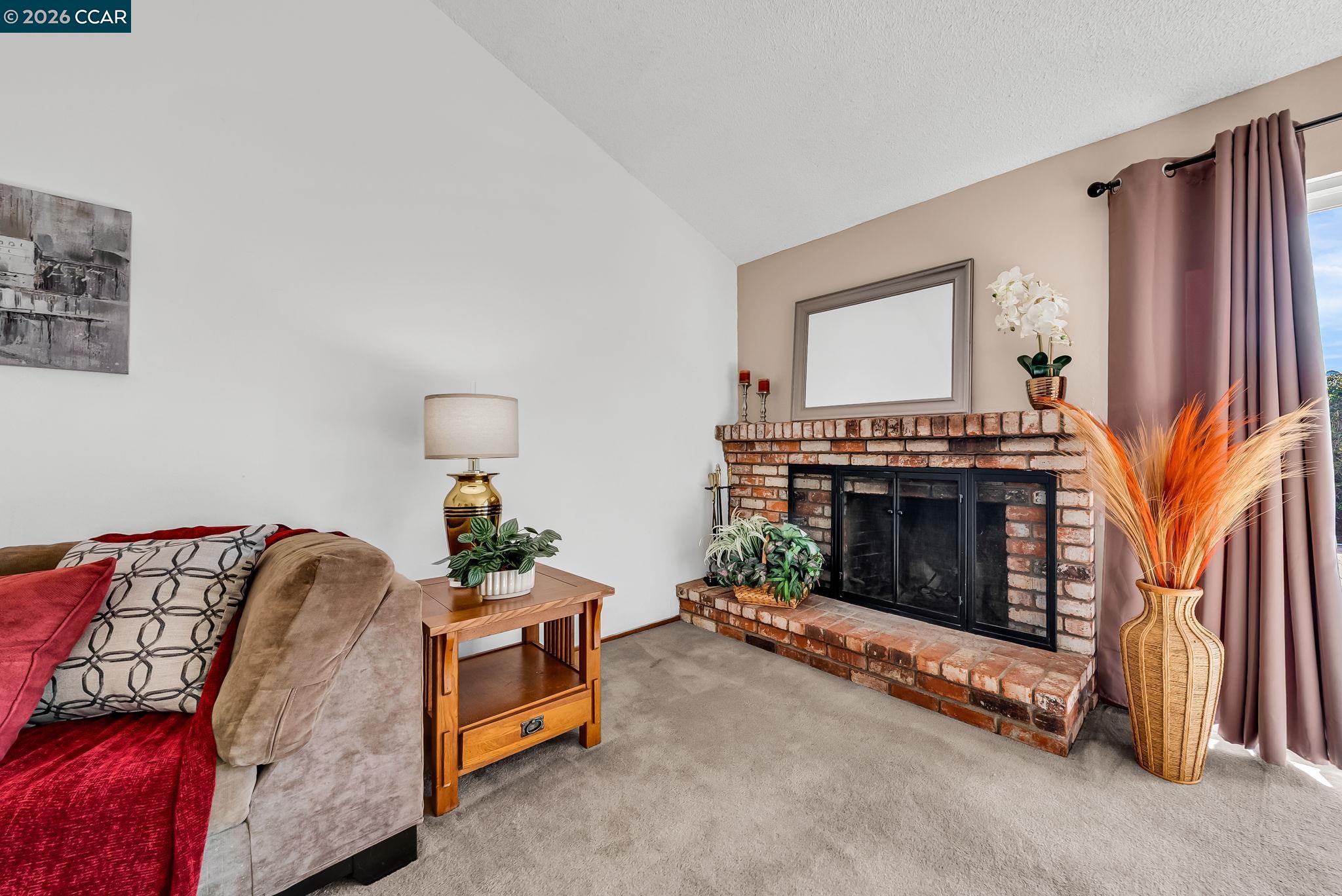 Detail Gallery Image 8 of 55 For 121 Fir Ct, Hercules,  CA 94547 - 3 Beds | 2 Baths