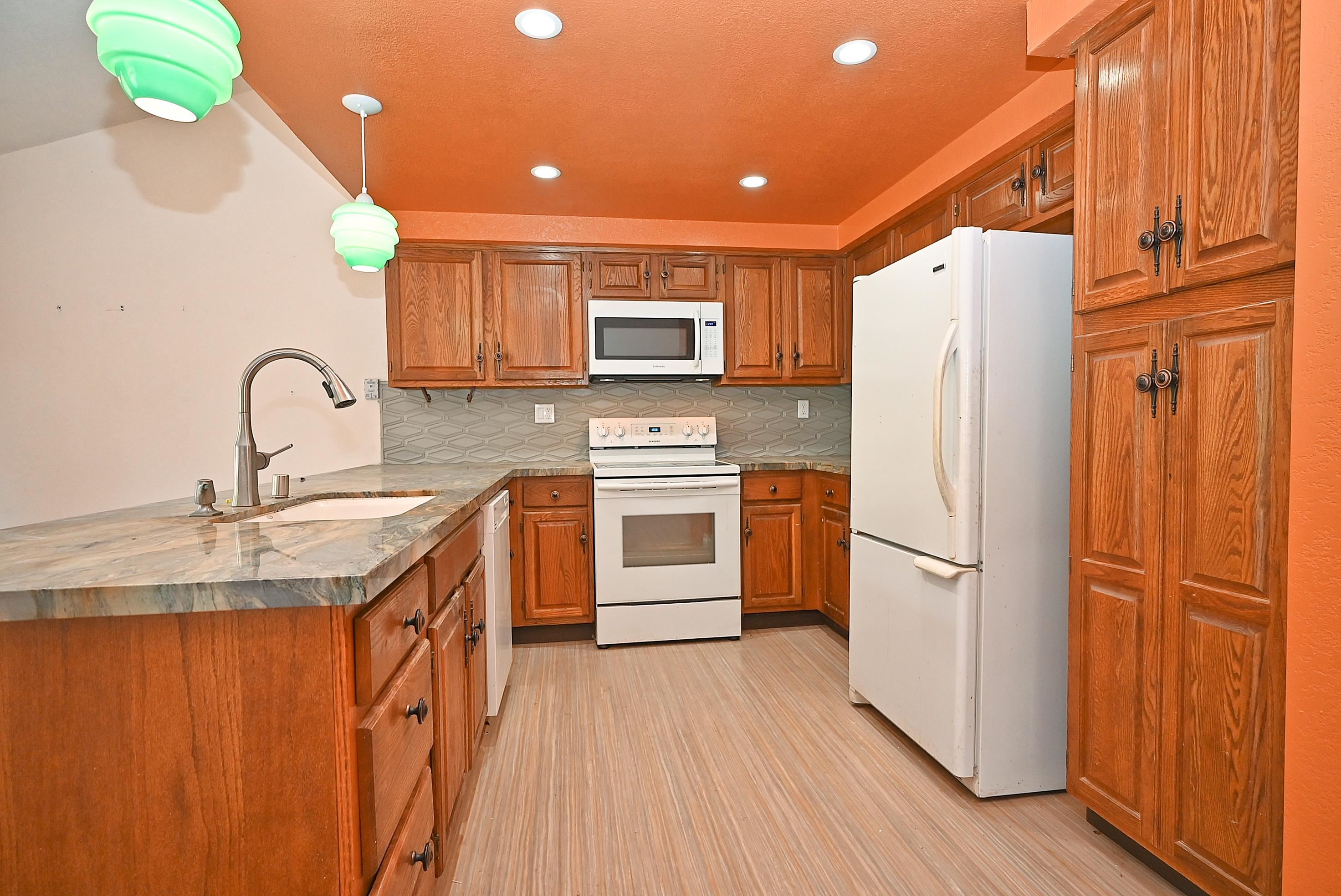 Detail Gallery Image 21 of 49 For 17764 Columbia Dr, Castro Valley,  CA 94552-1753 - 3 Beds | 2 Baths