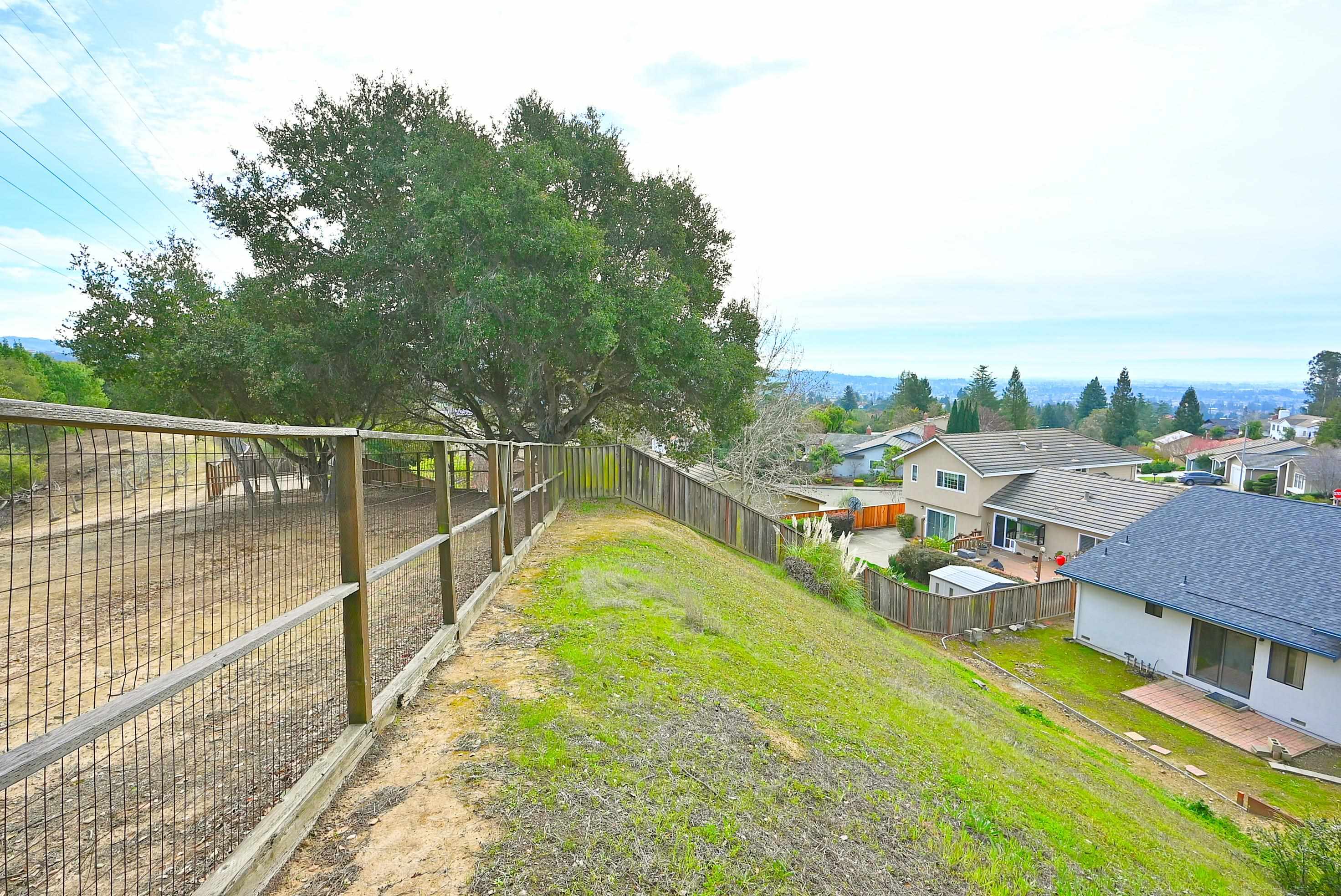 Detail Gallery Image 10 of 49 For 17764 Columbia Dr, Castro Valley,  CA 94552-1753 - 3 Beds | 2 Baths