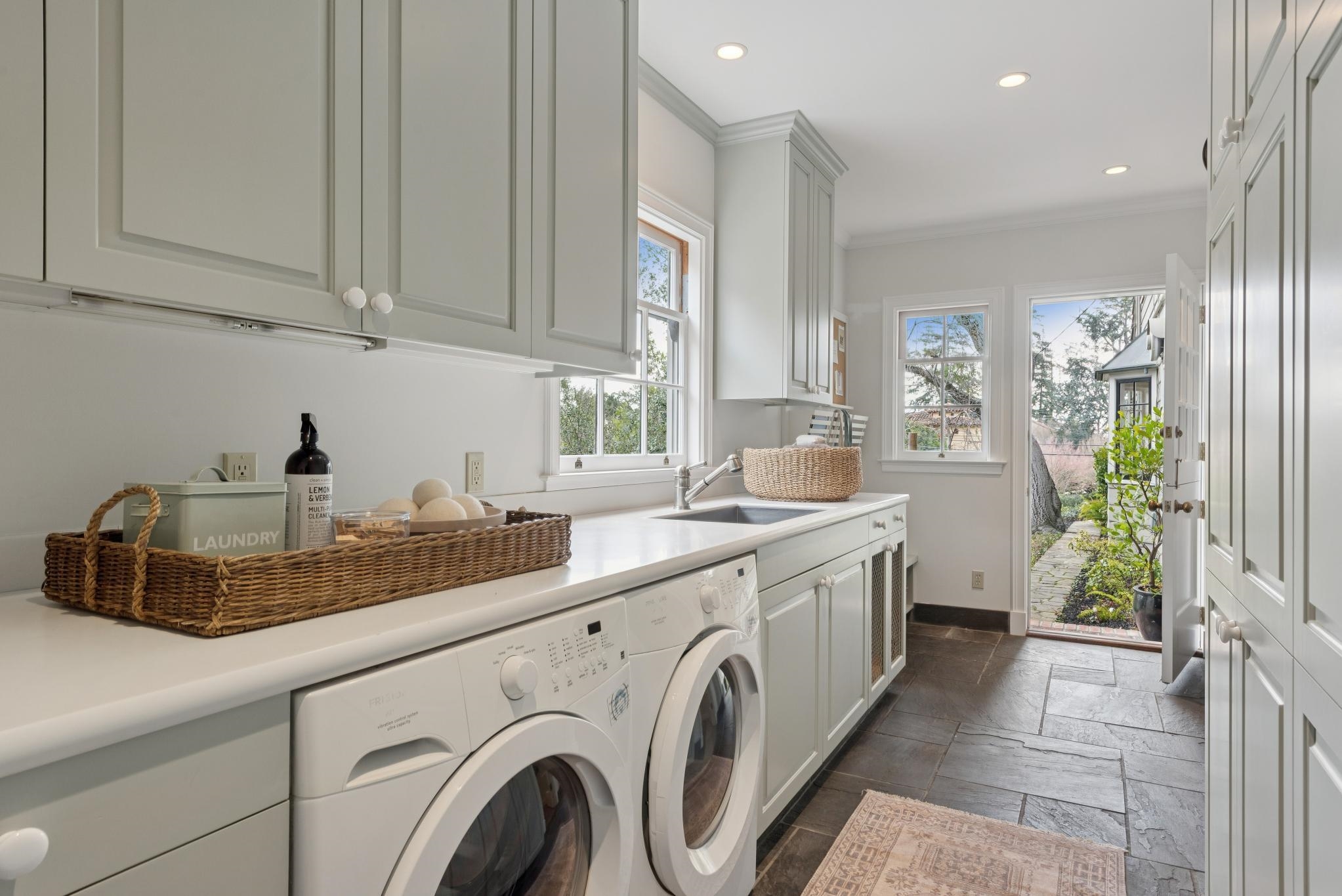 Detail Gallery Image 25 of 60 For 333 Hampton Road, Piedmont,  CA 94611 - 5 Beds | 4/1 Baths