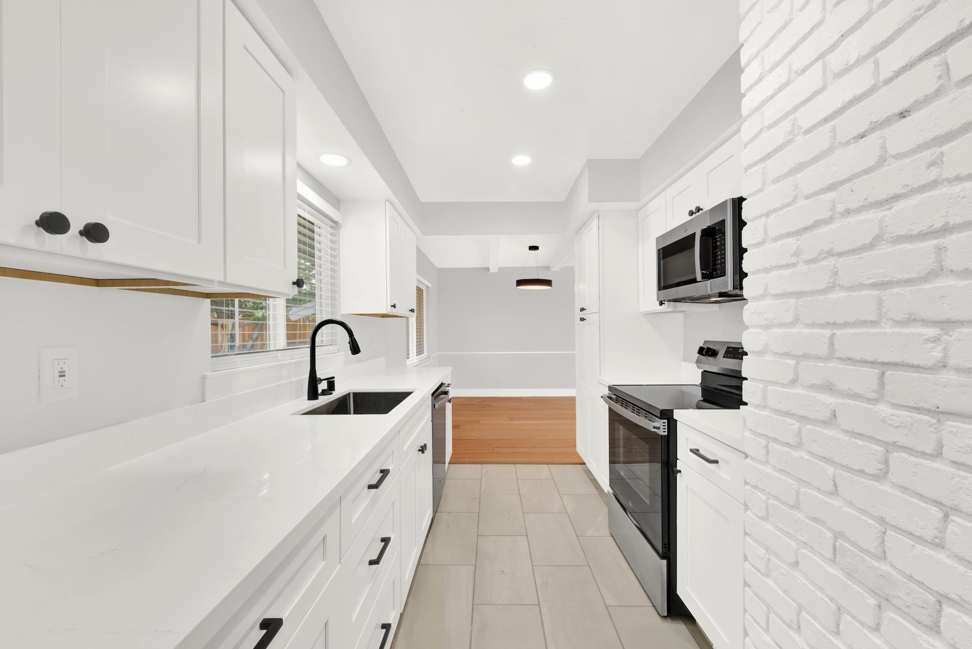 Detail Gallery Image 4 of 36 For 3690 Cowell Rd, Concord,  CA 94518 - 3 Beds | 2 Baths