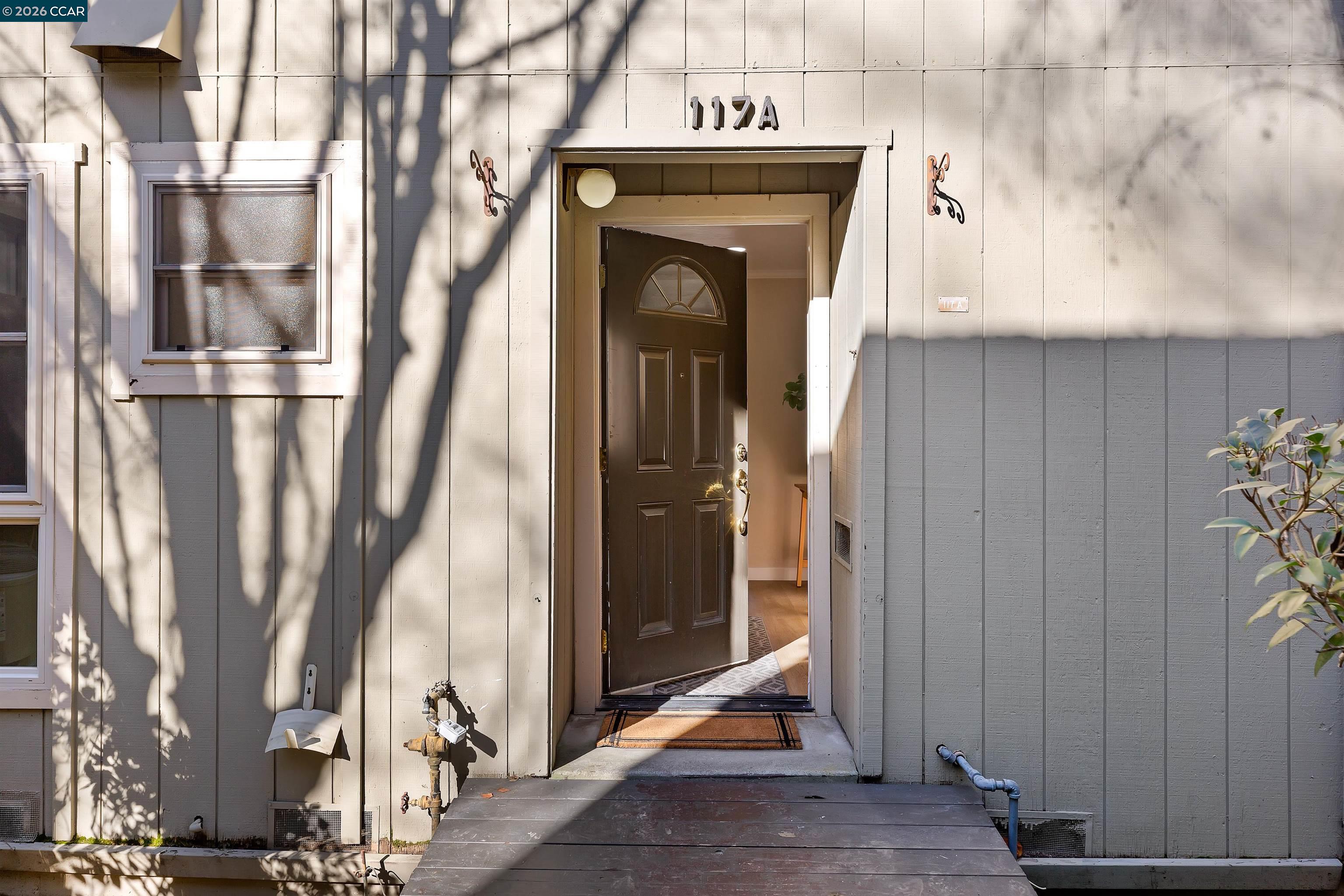 Photo #2: 41121869 Listing: Photo #2